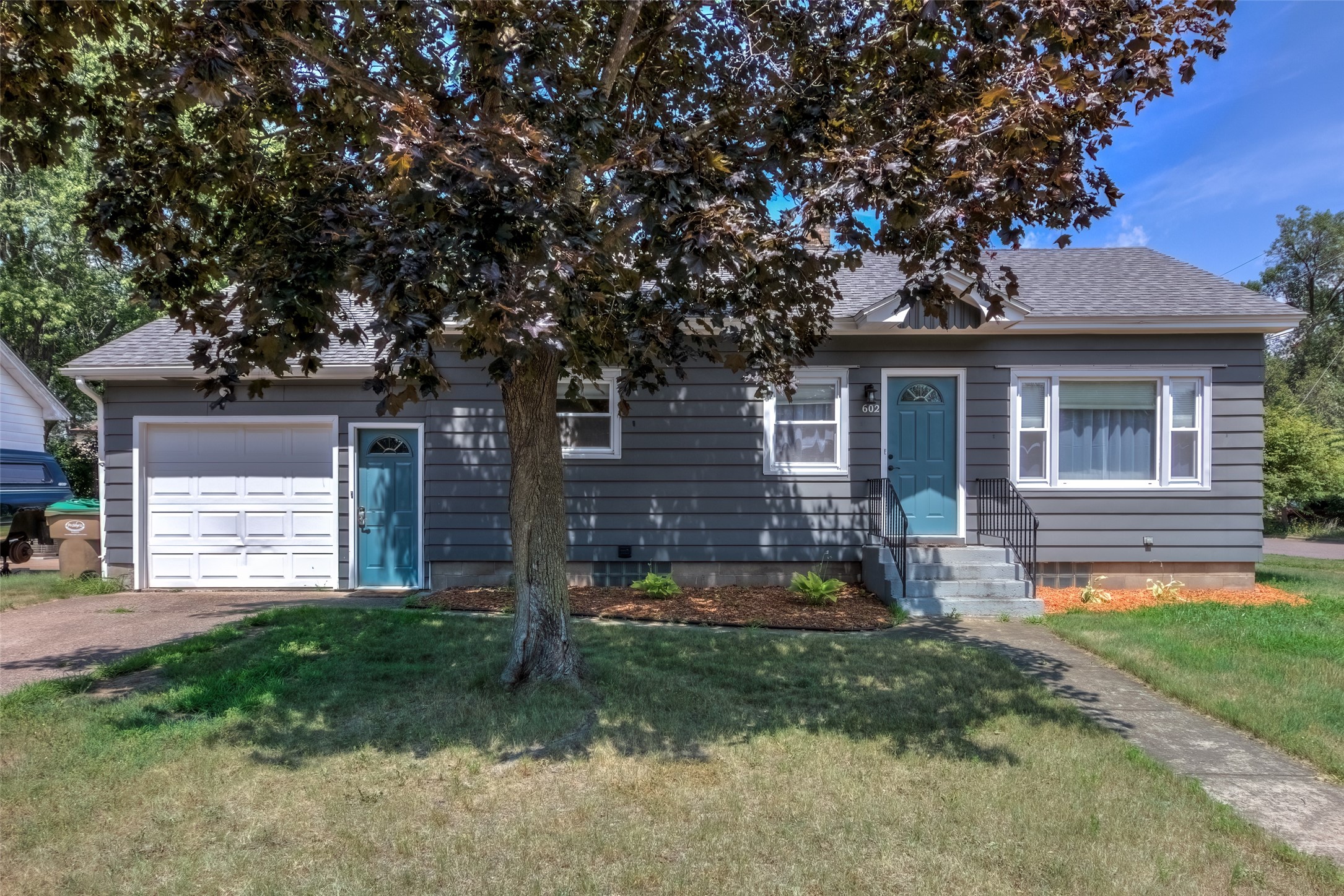 602 Stanley Street Property Photo 1
