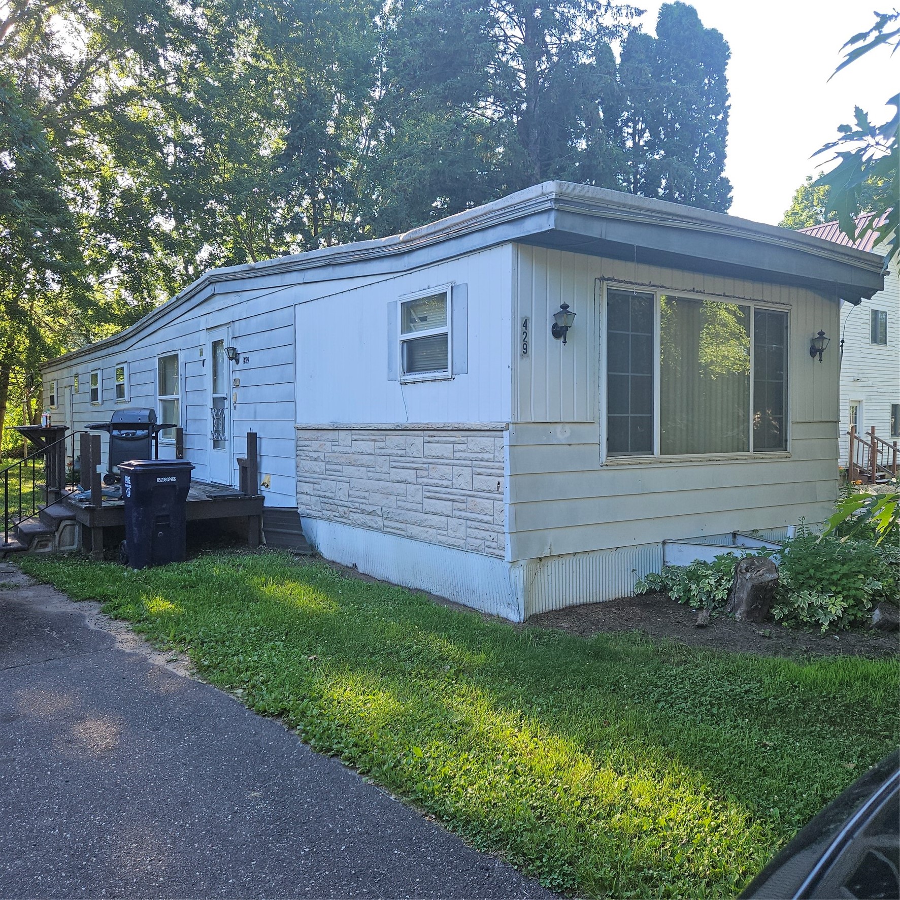 429 S Scott Street Property Photo 1
