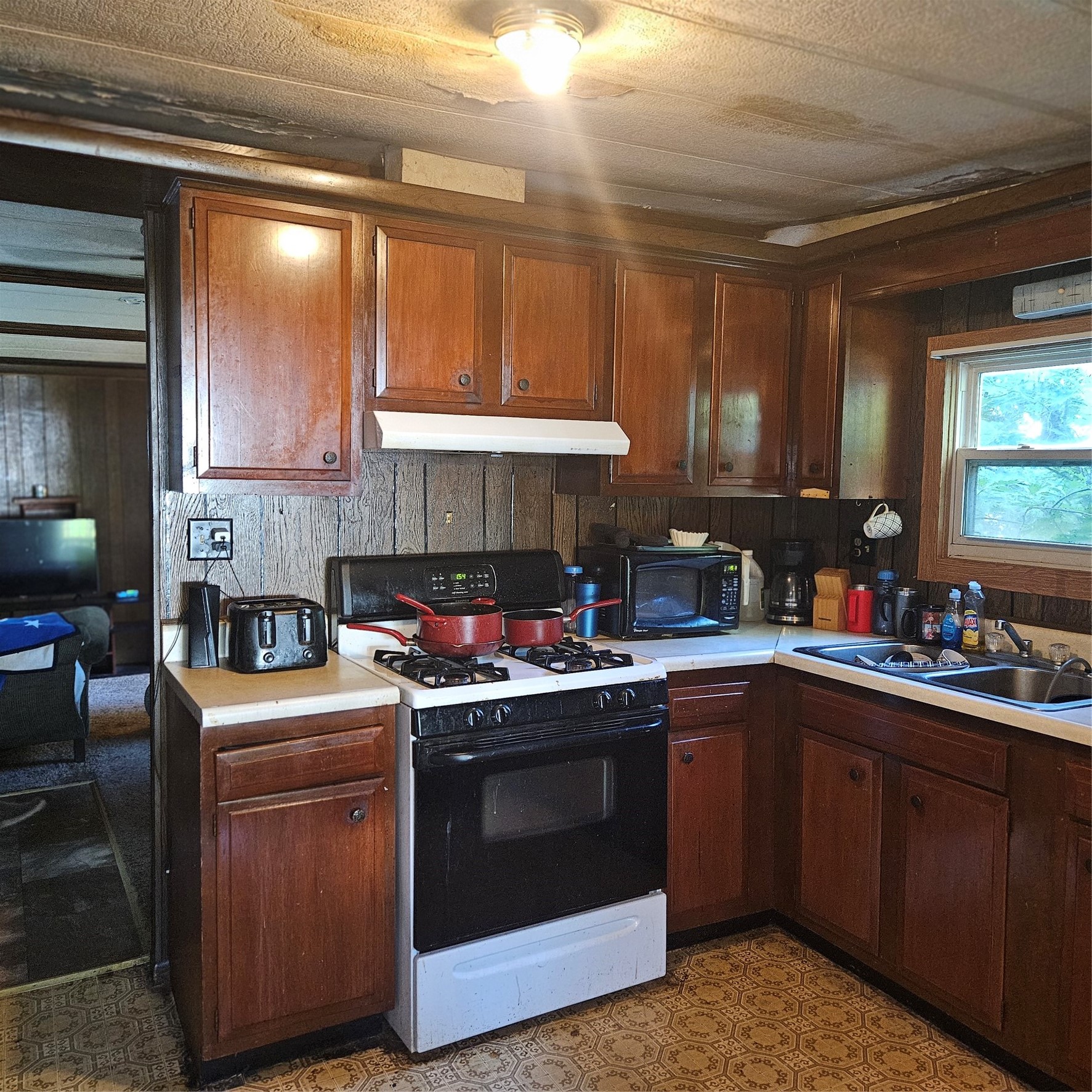429 S Scott Street Property Photo 8