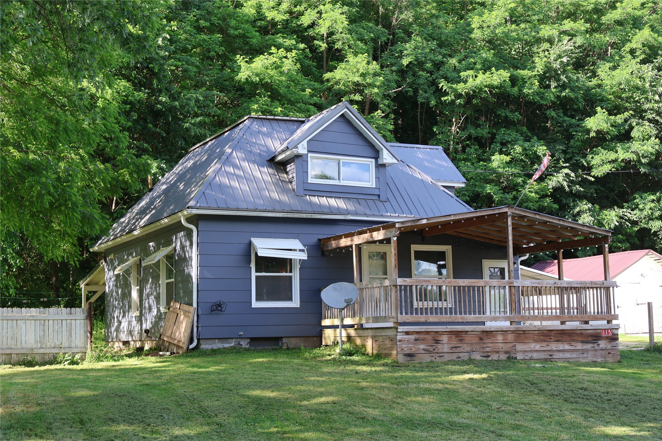115 4th Avenue Property Photo 2