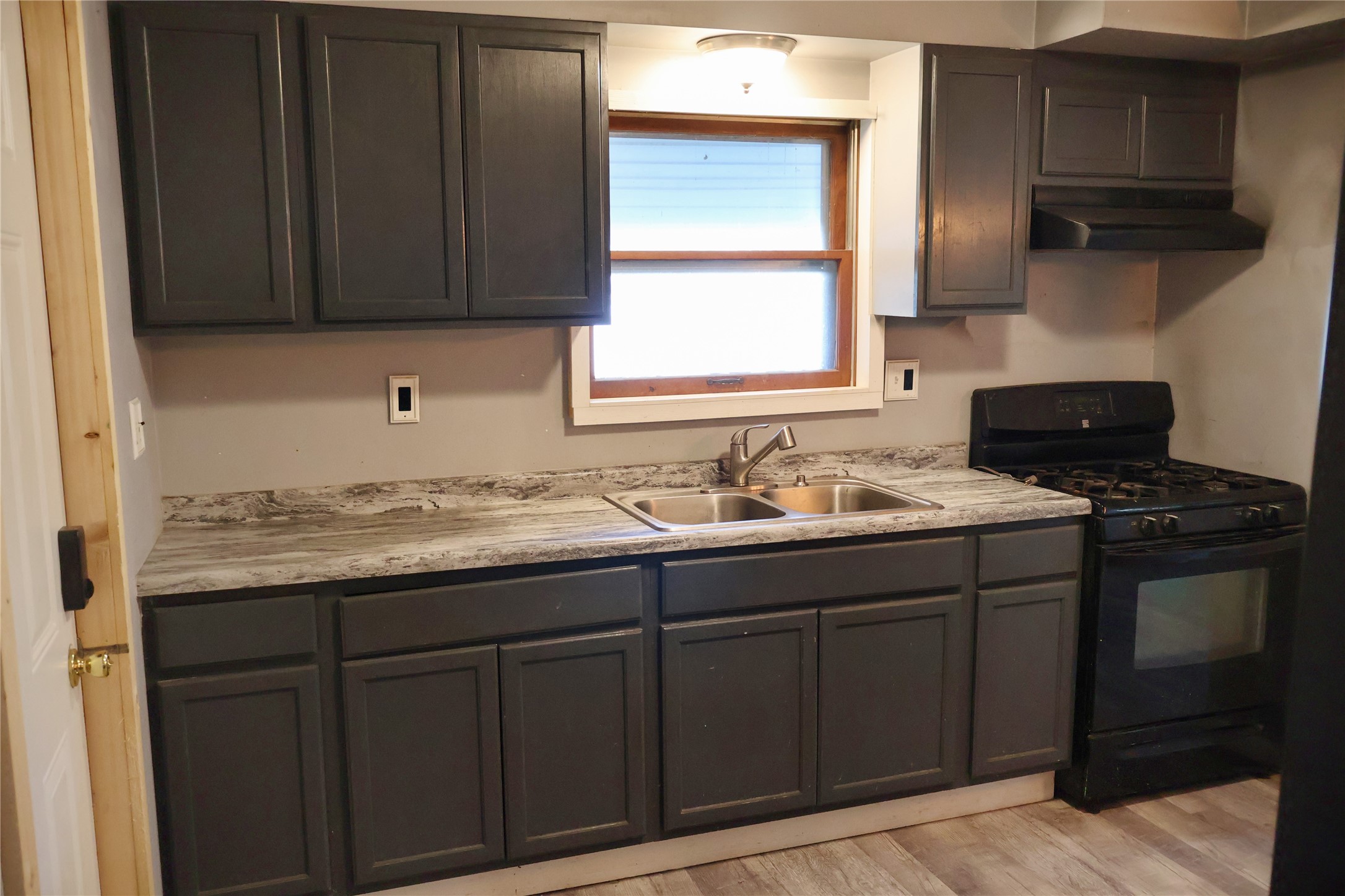 115 4th Avenue Property Photo 5