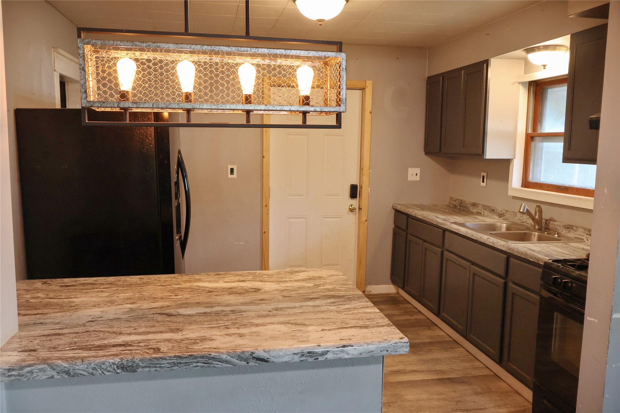 115 4th Avenue Property Photo 6