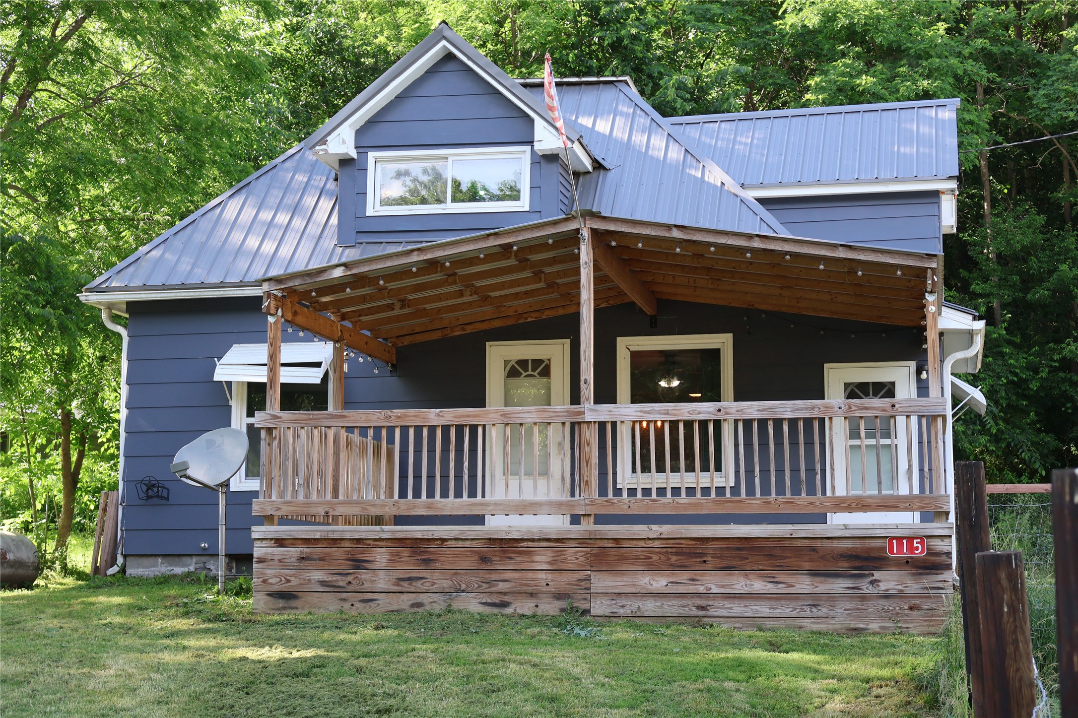 115 4th Avenue Property Photo 16