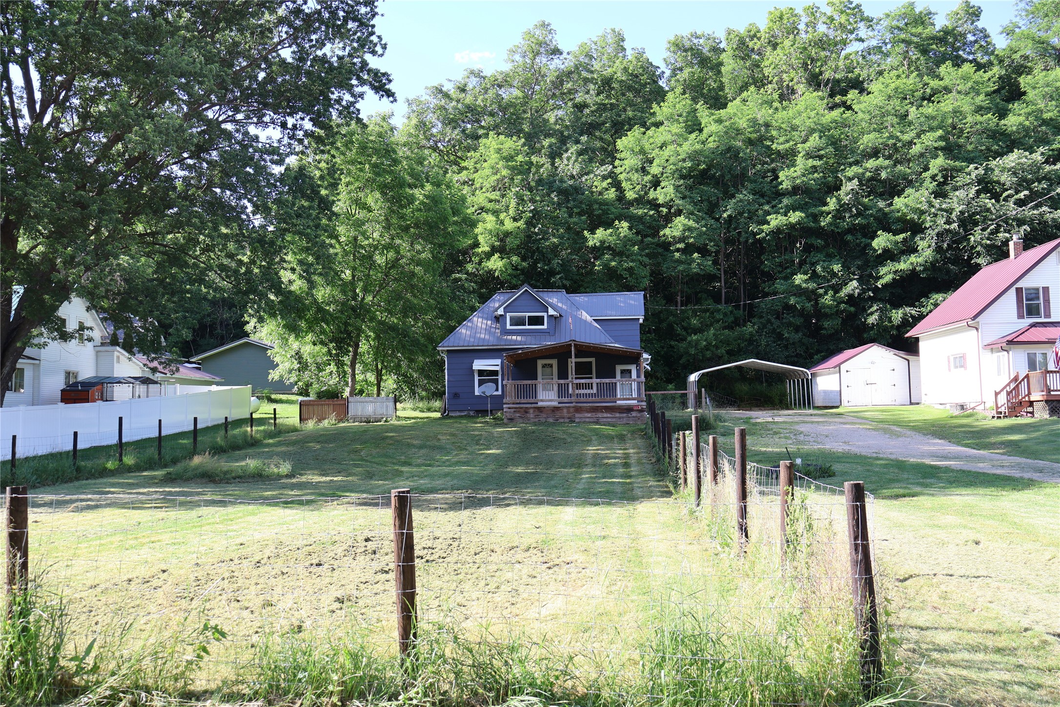 115 4th Avenue Property Photo 23