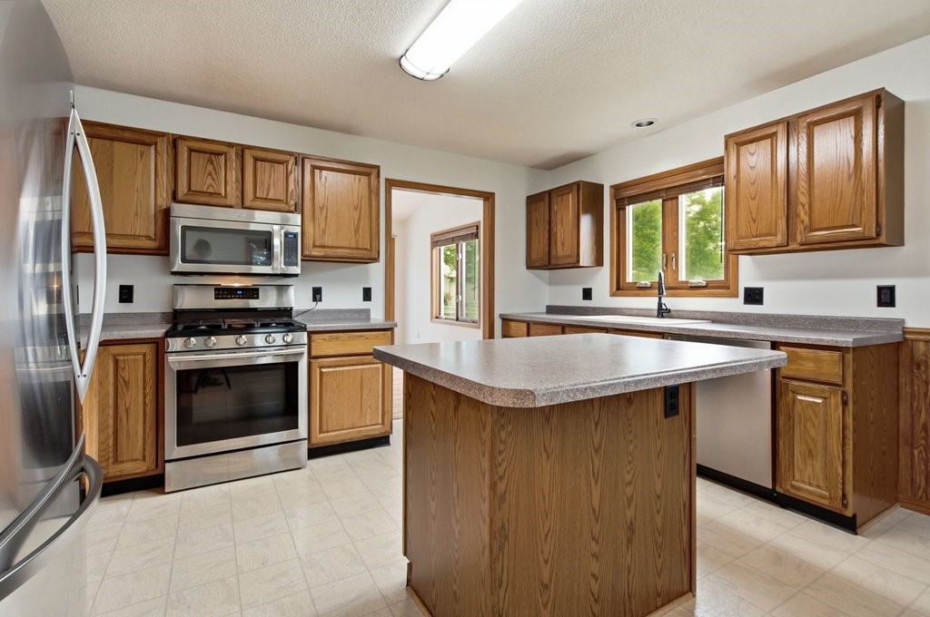 1930 Meadow Lane Property Photo 9