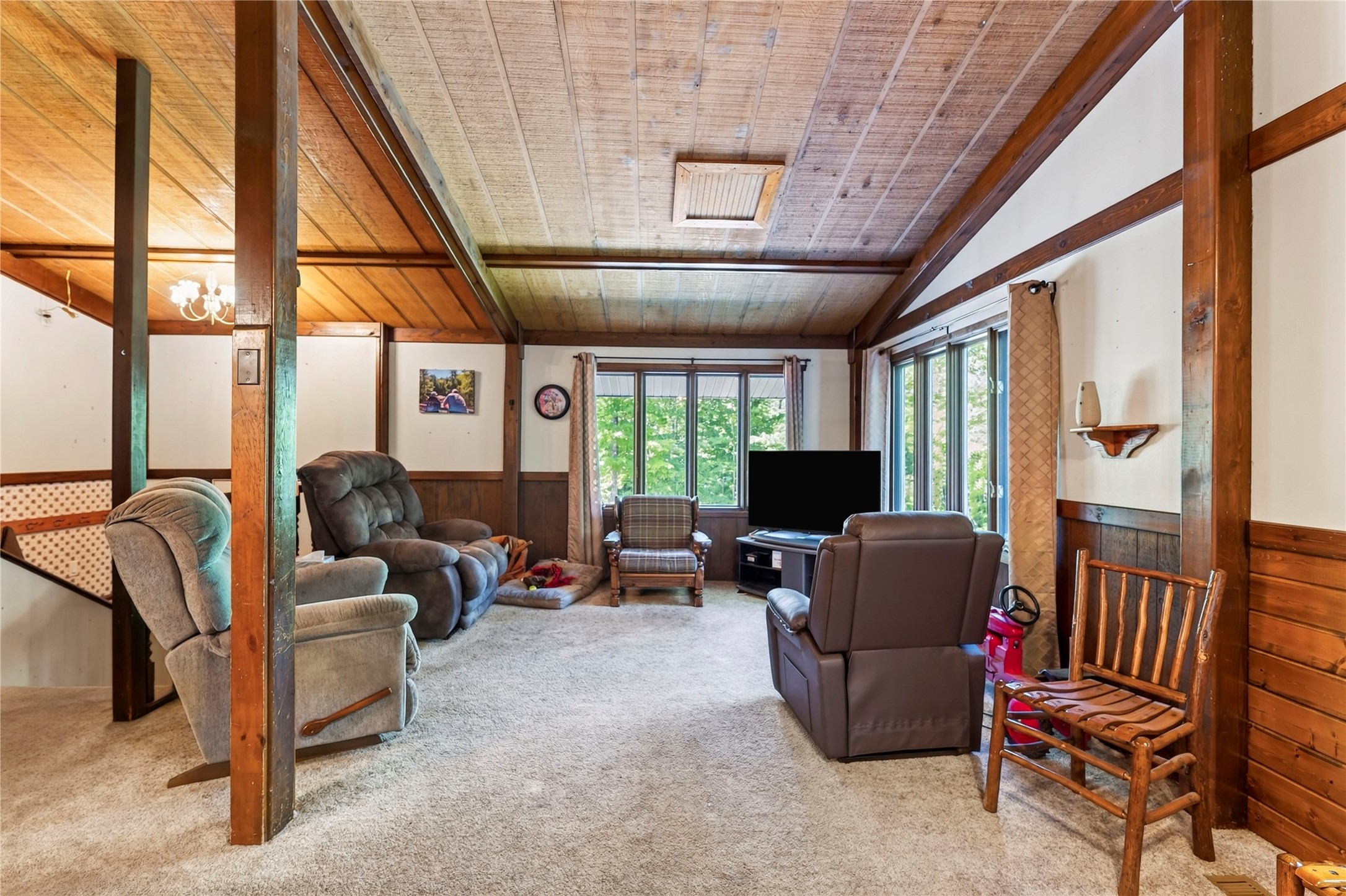 17220 Silver Birch Drive Property Photo 6