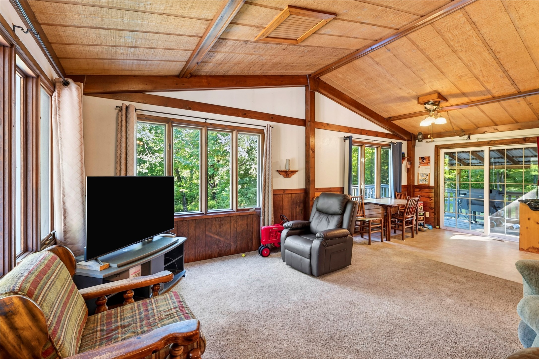 17220 Silver Birch Drive Property Photo 8