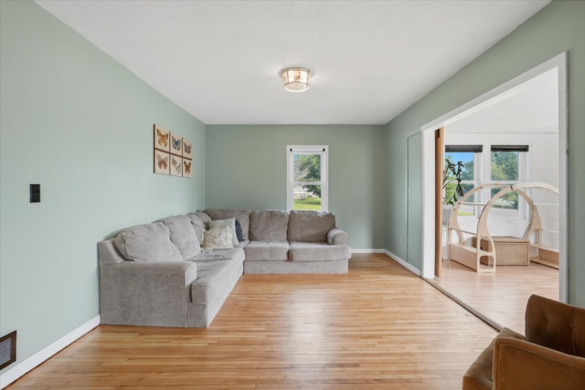 825 1st Avenue Property Photo 5