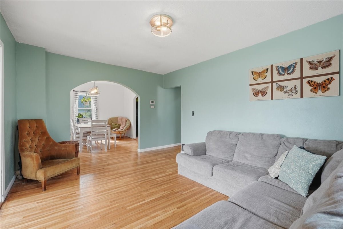 825 1st Avenue Property Photo 6