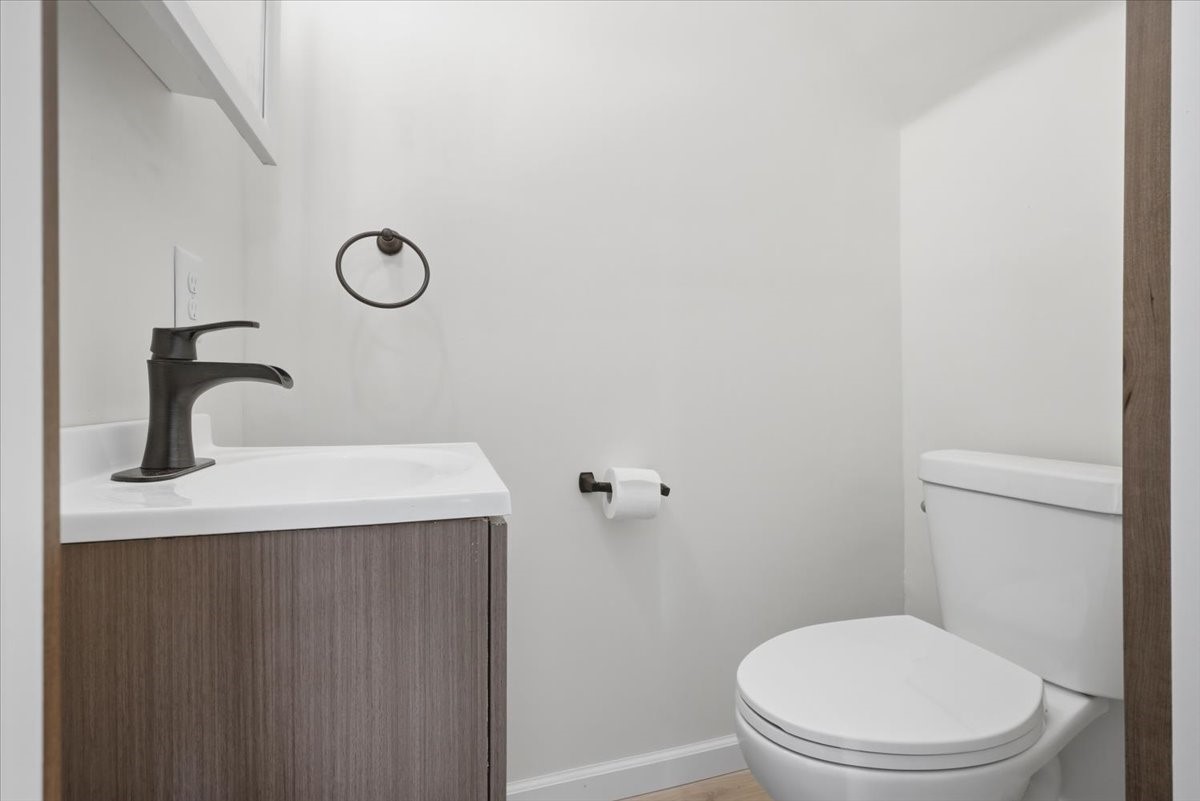 825 1st Avenue Property Photo 16
