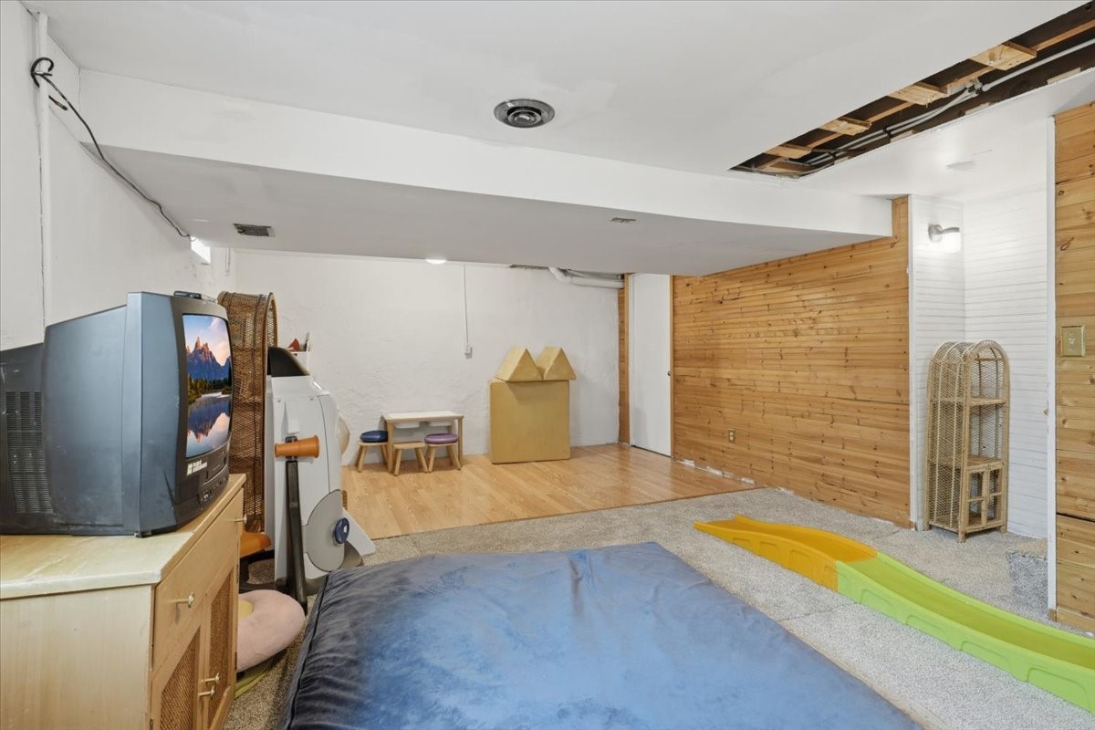 825 1st Avenue Property Photo 18