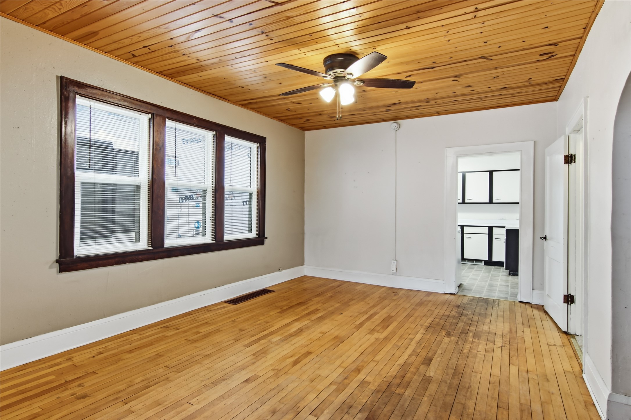 1813 Bellinger Street Property Photo 7