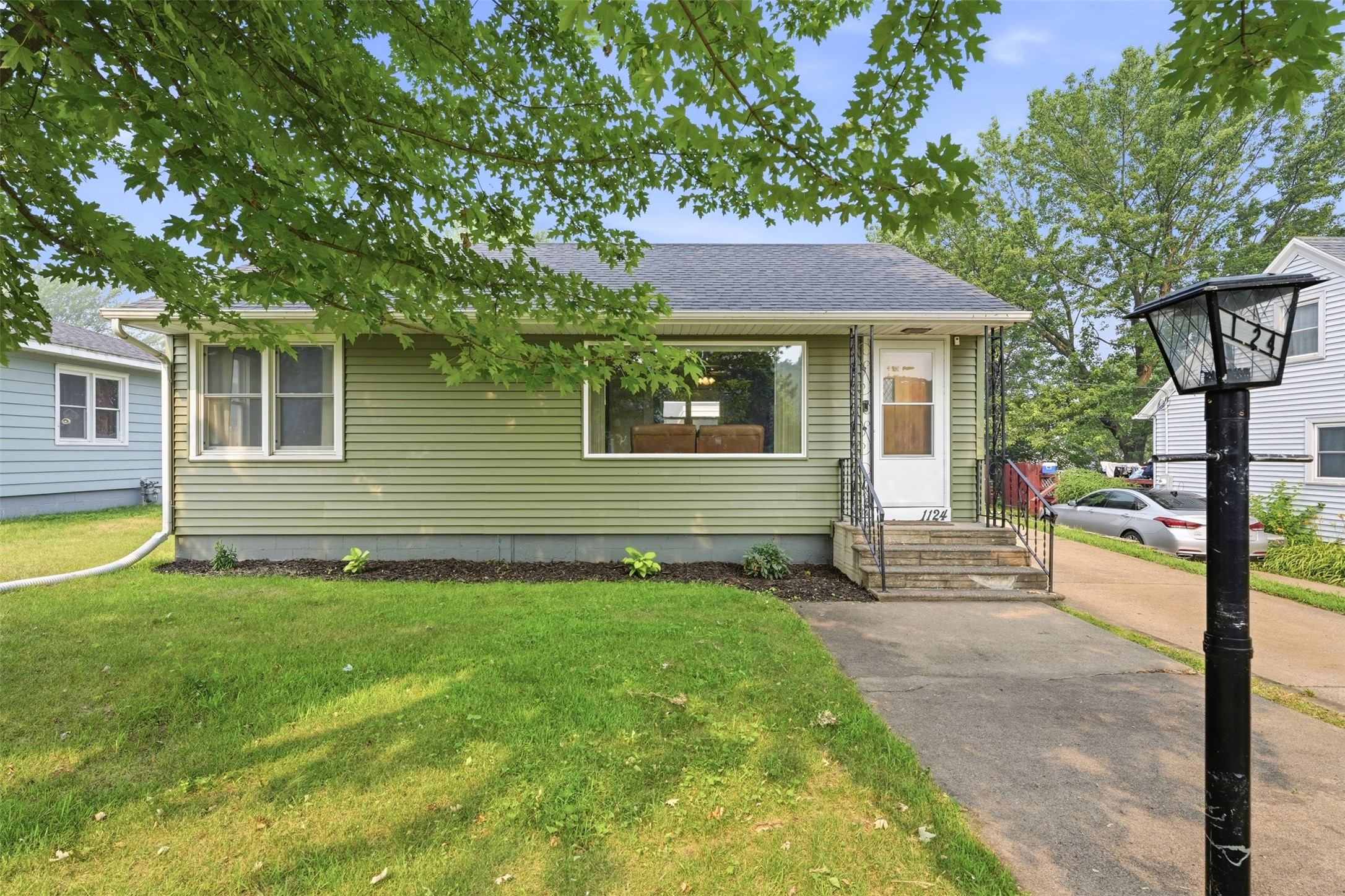 1124 Briggs Avenue Property Photo 3