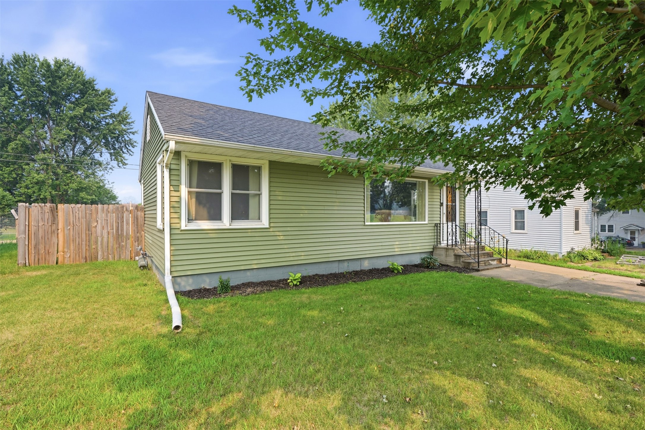 1124 Briggs Avenue Property Photo 4