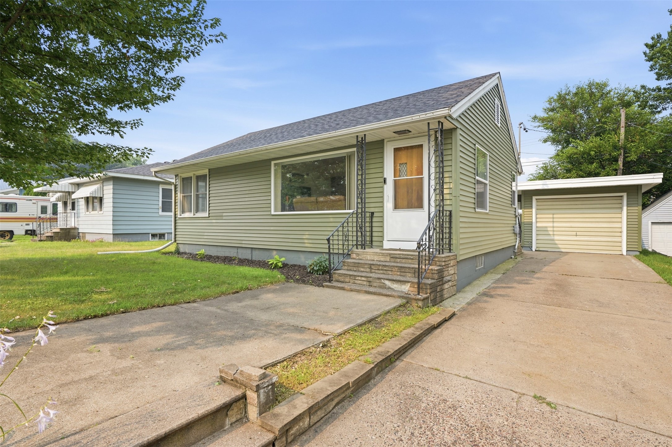 1124 Briggs Avenue Property Photo 5