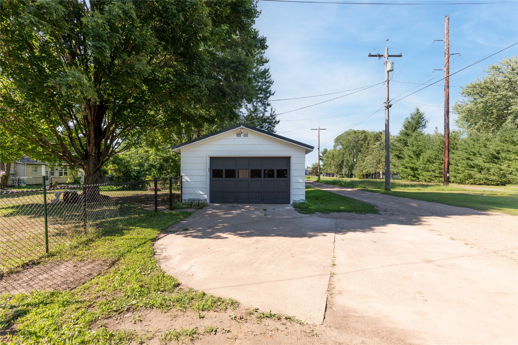 1608 Tainter Street Property Photo 41