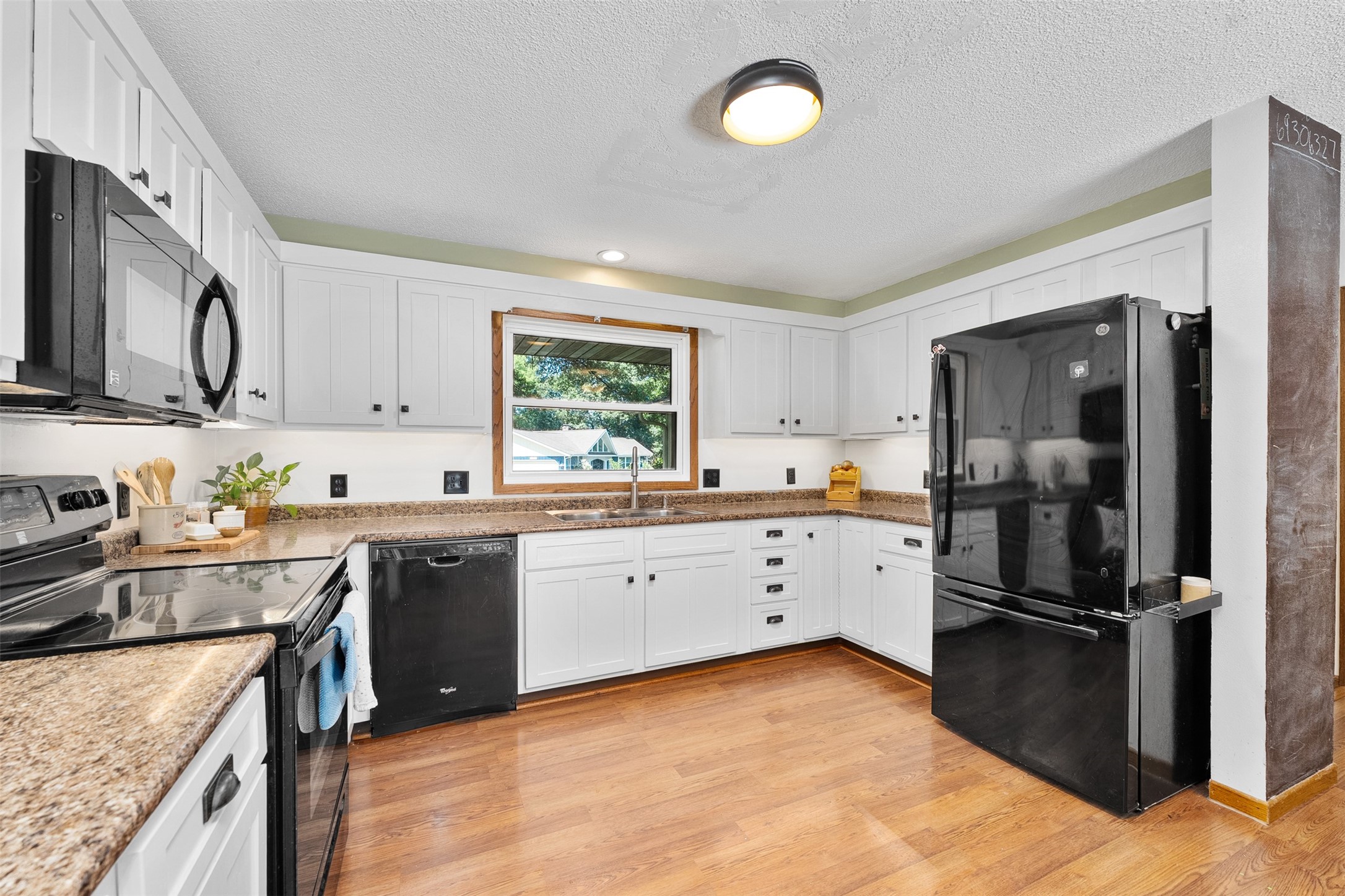 604 Manor Court Property Photo 13