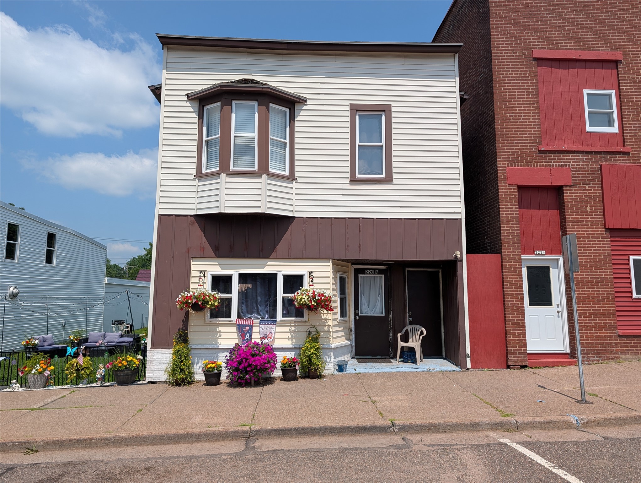 220 Main Street 2 Property Photo 1