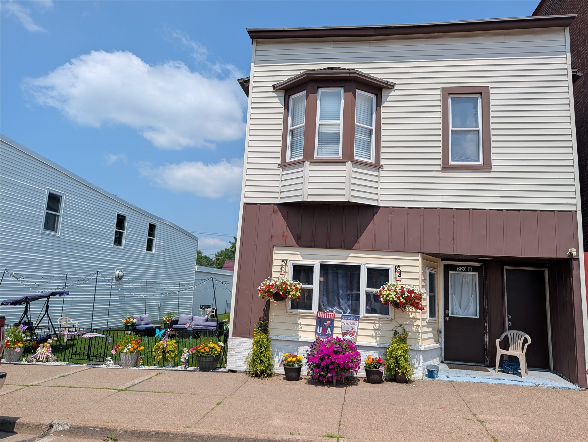 220 Main Street 2 Property Photo 2