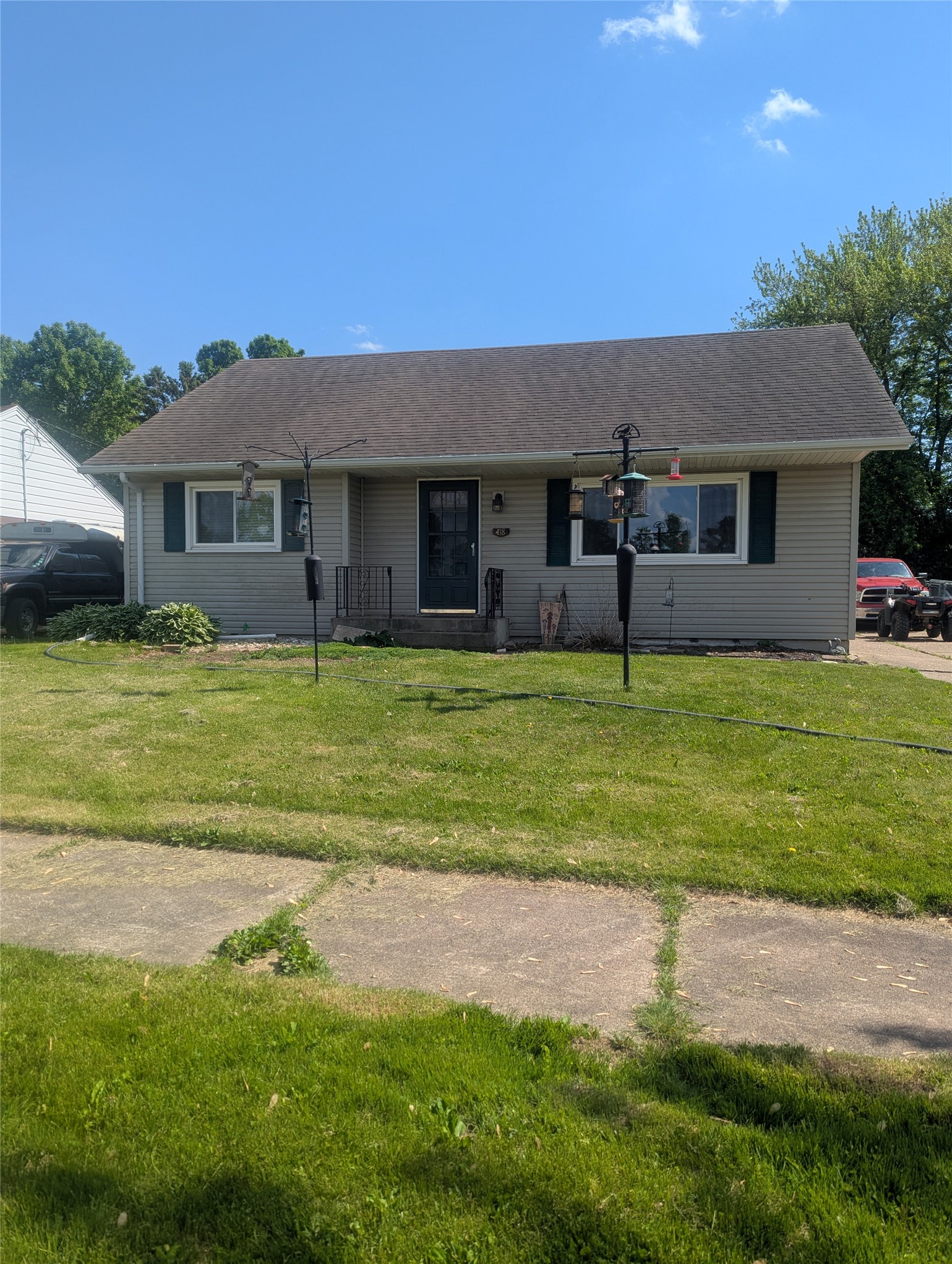 418 E School Street
