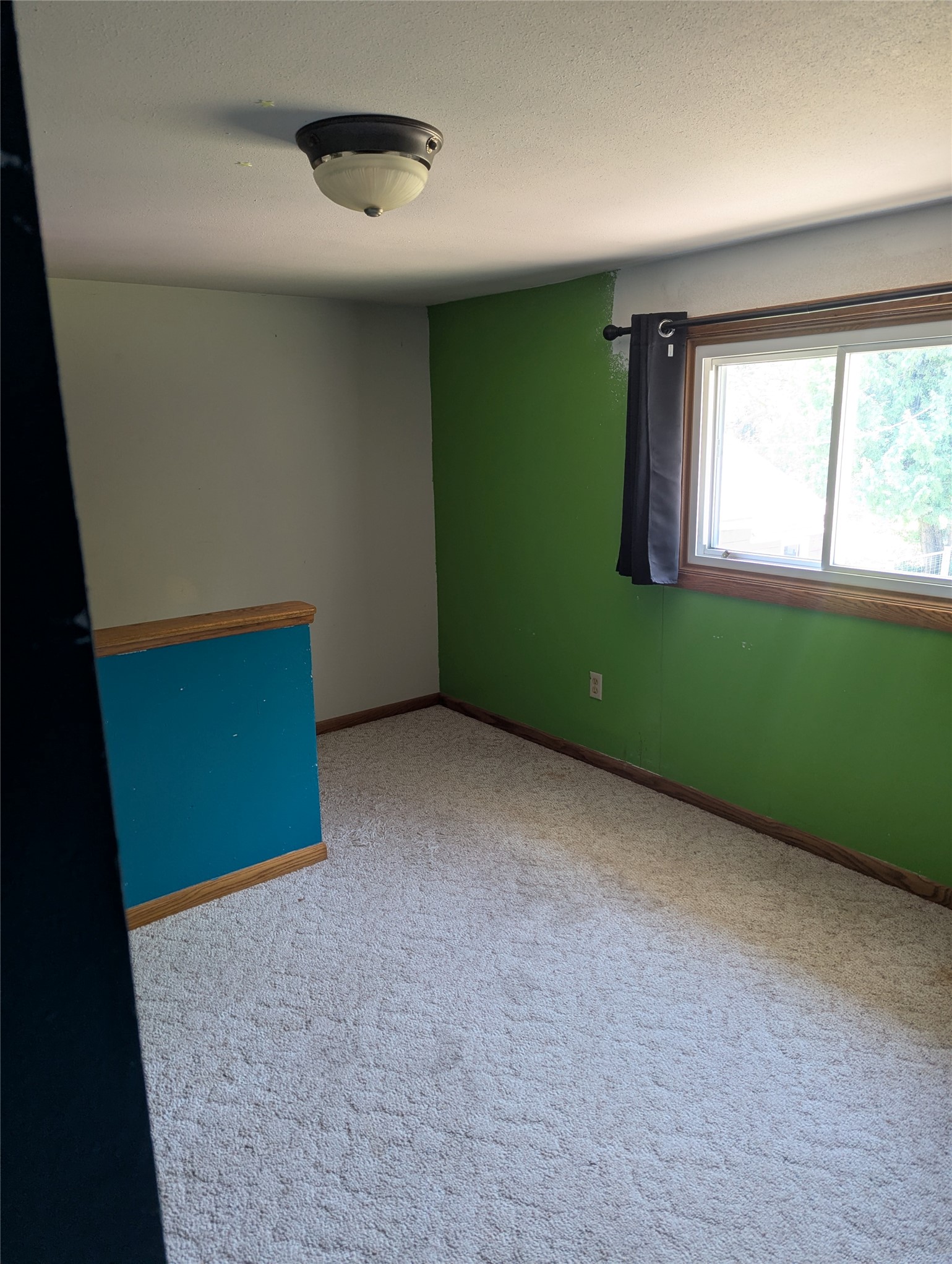 418 E School Street Property Photo 6