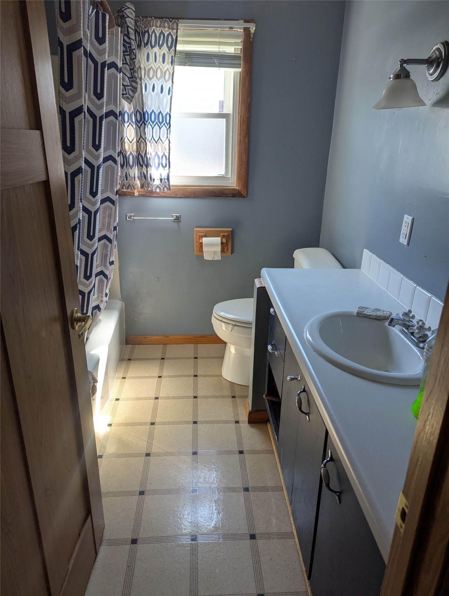 418 E School Street Property Photo 7