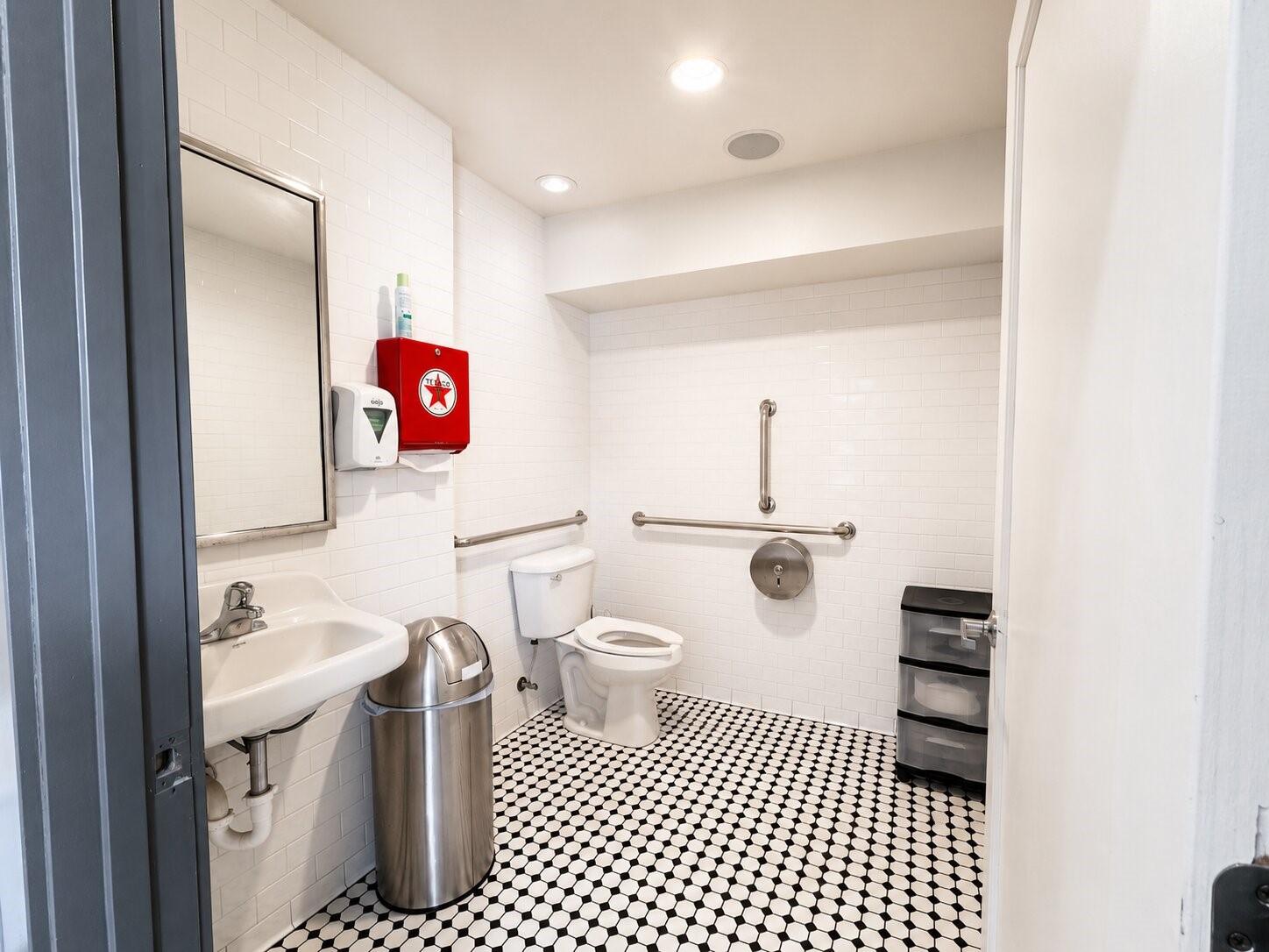 2111 3rd Street Property Photo 12