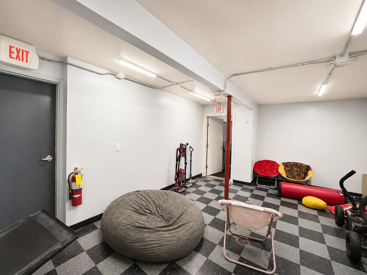 2111 3rd Street Property Photo 16