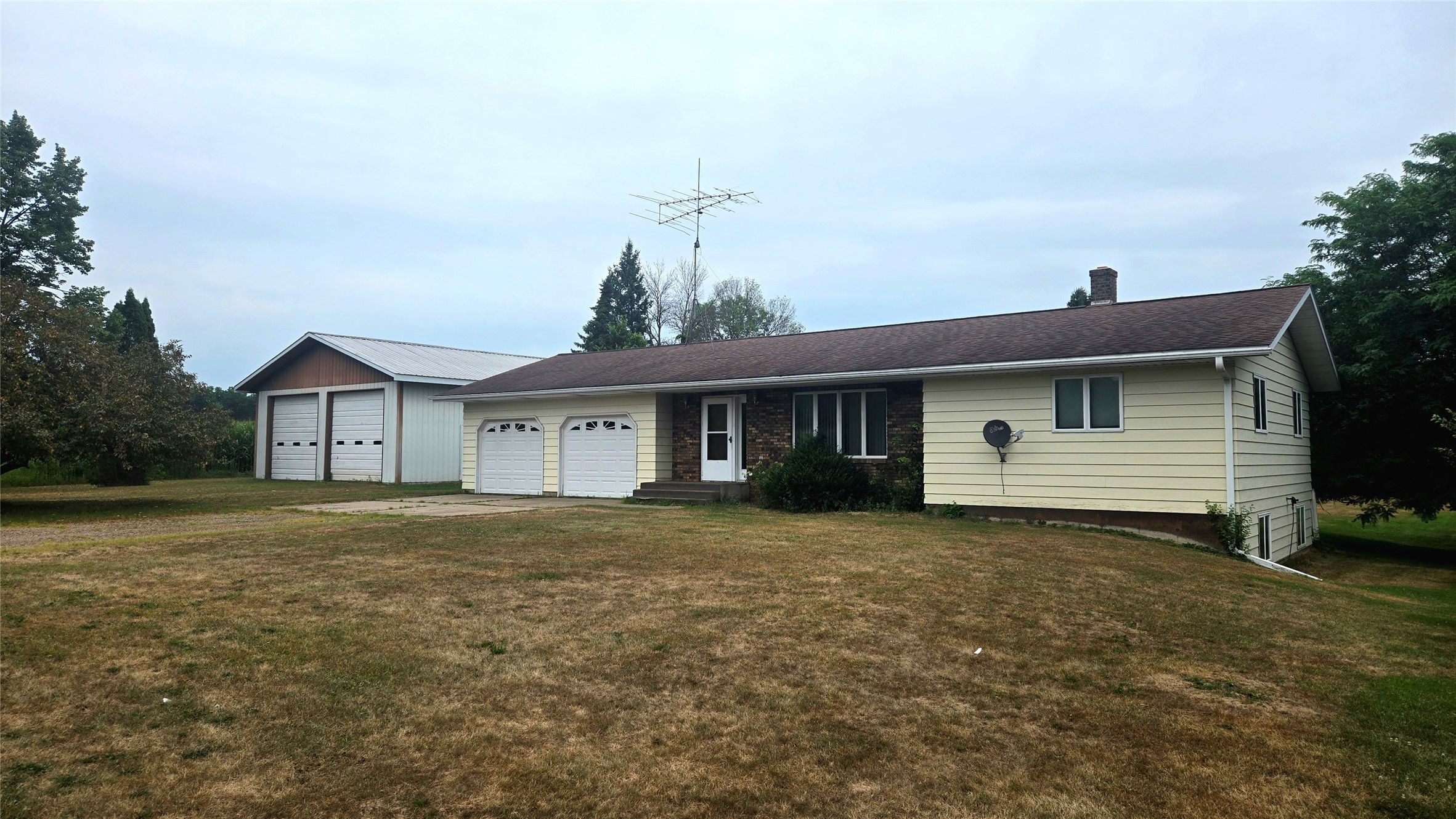 1502 N Boundary Road Property Photo 2
