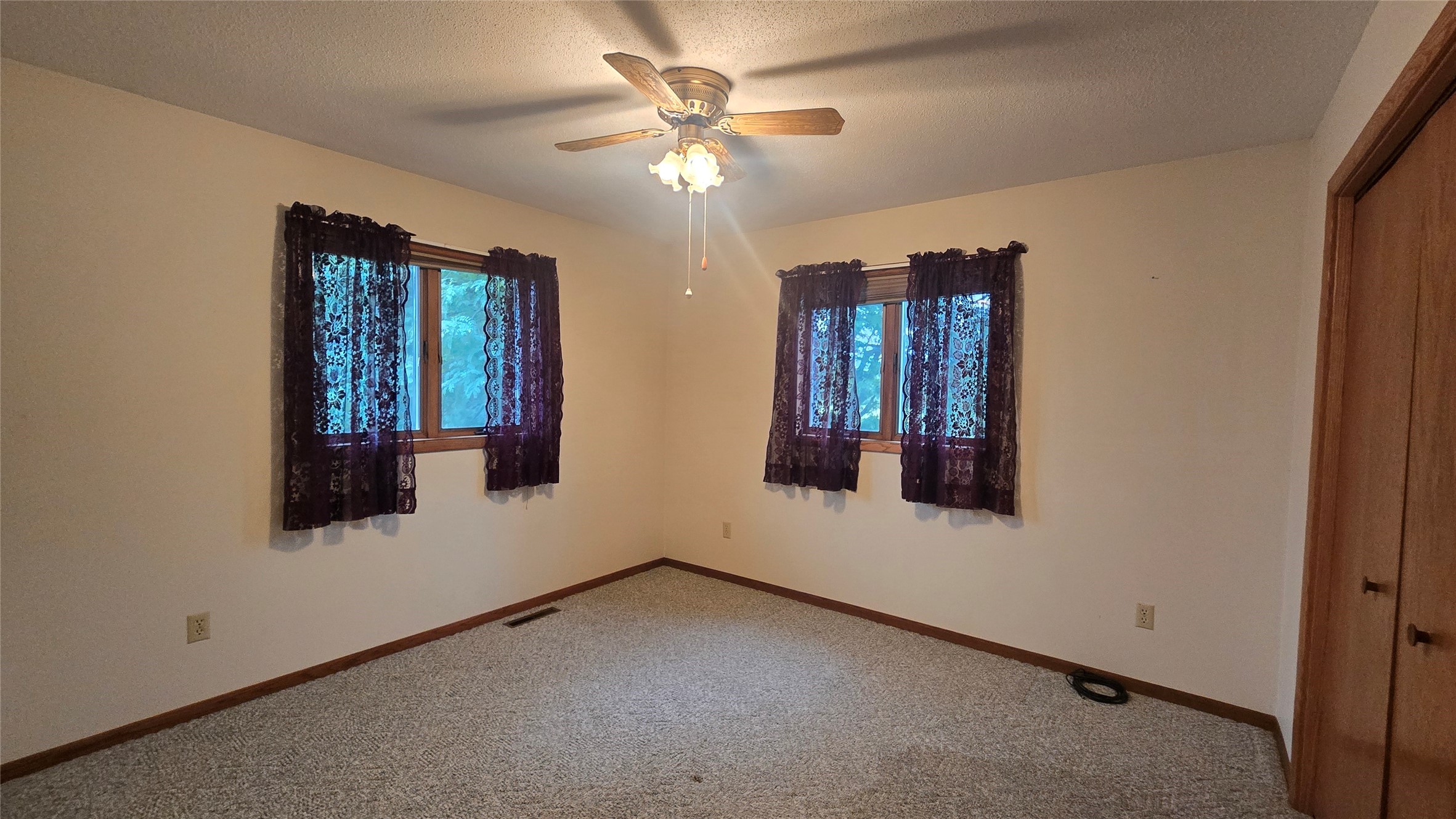 1502 N Boundary Road Property Photo 12