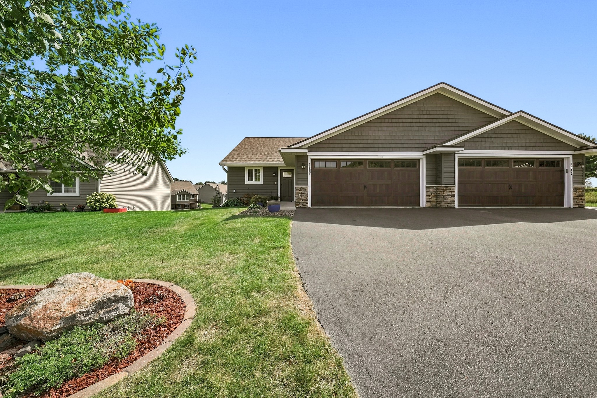 1881 Willow Creek Parkway Property Photo 2