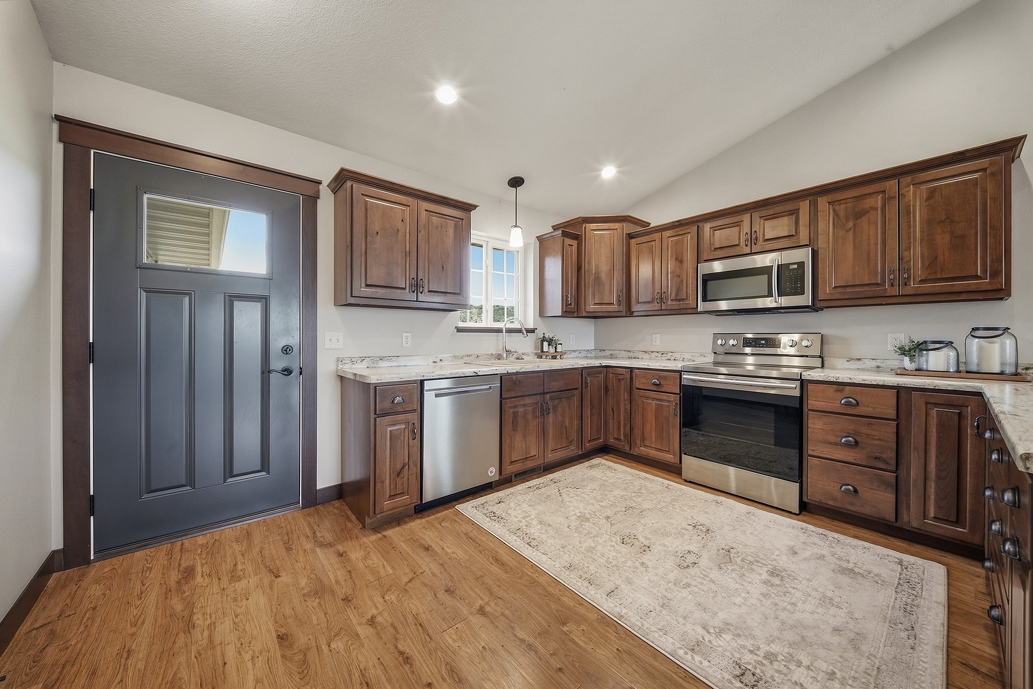 1881 Willow Creek Parkway Property Photo 4