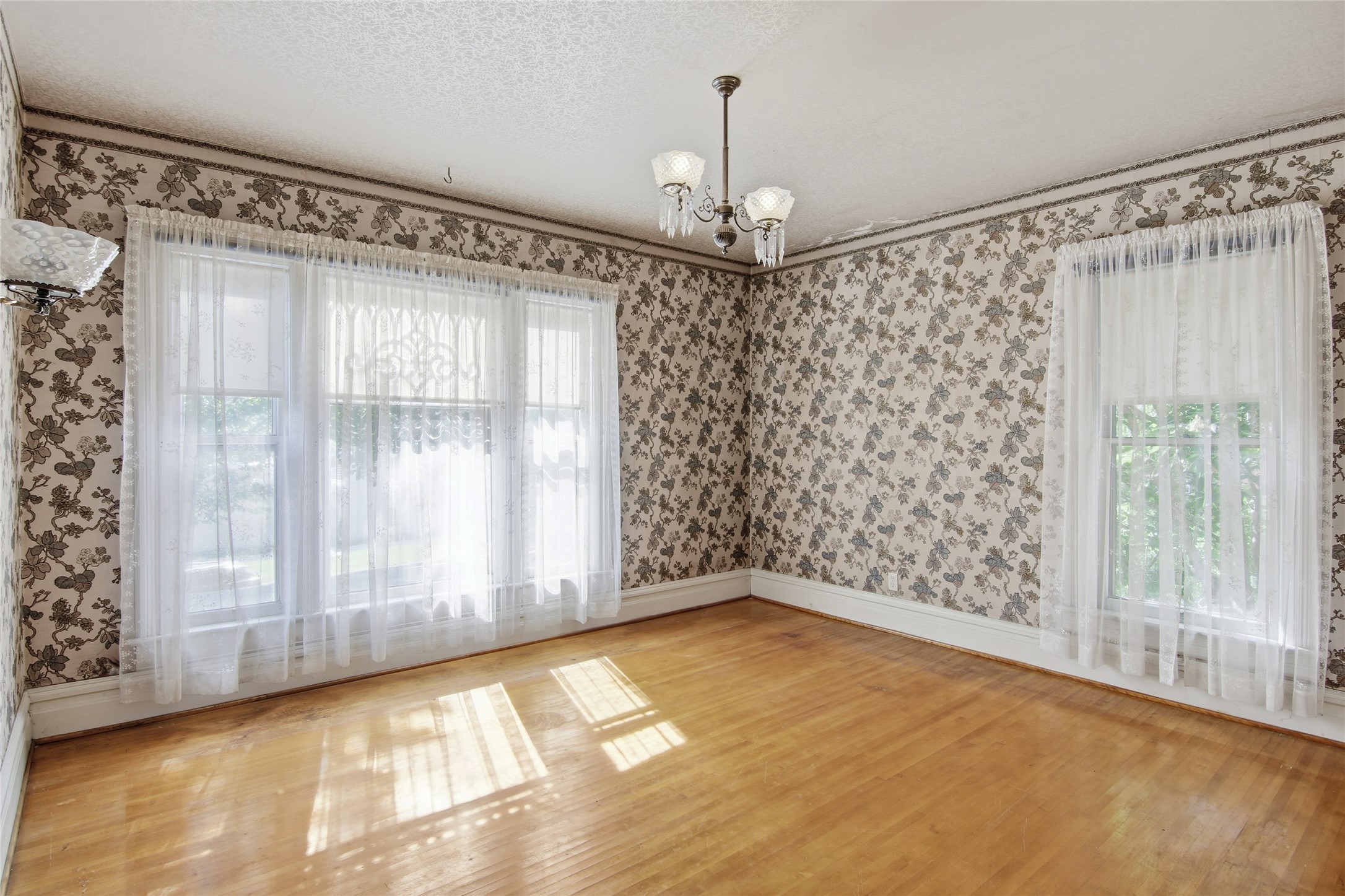 751 2nd Avenue Property Photo 13