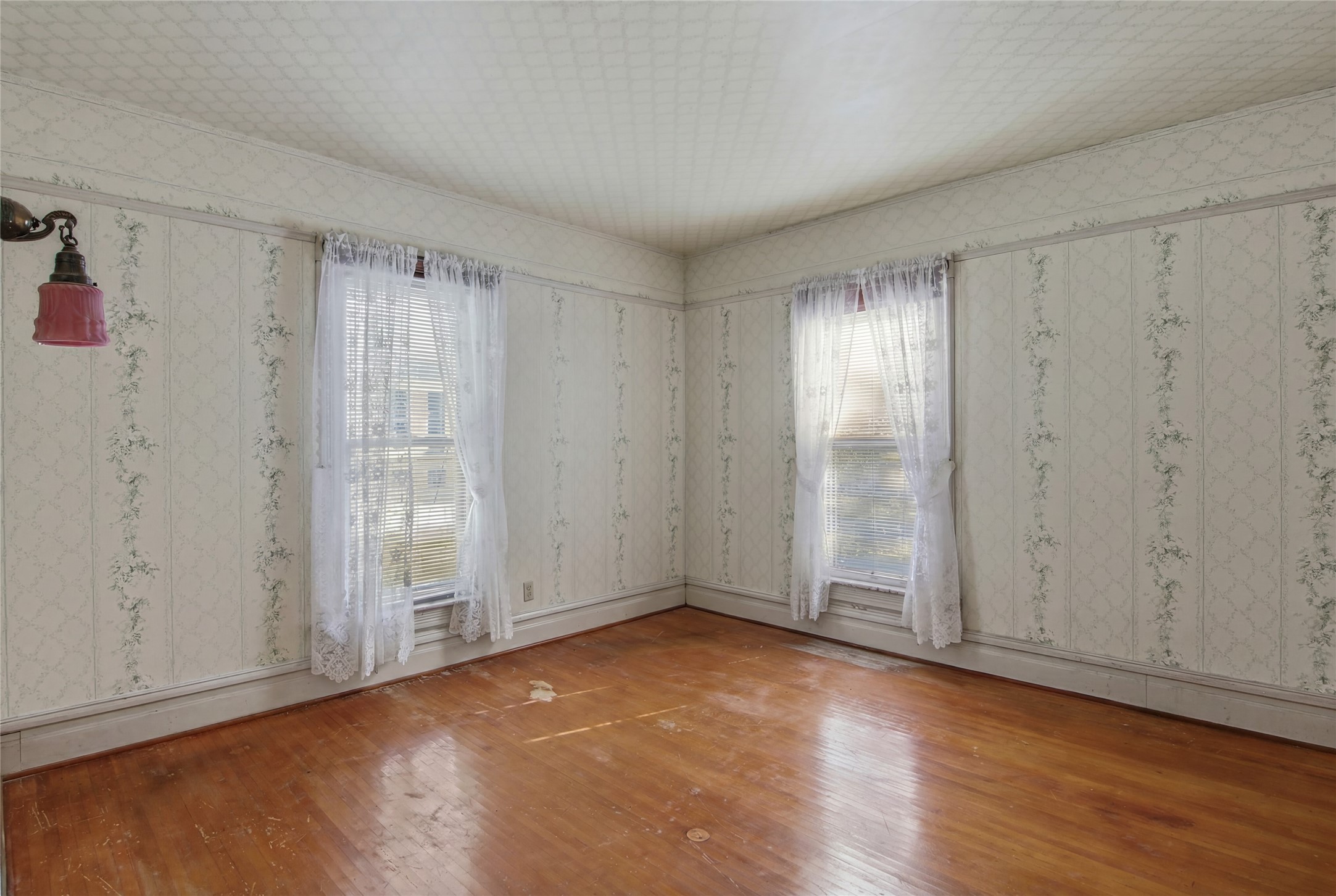 751 2nd Avenue Property Photo 14
