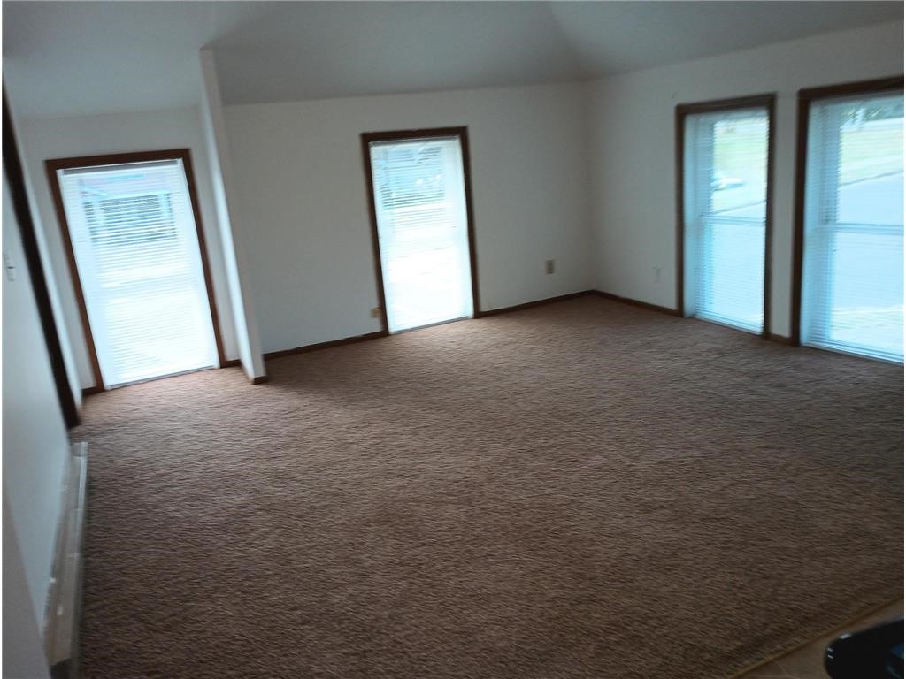 226 Birch Street W 226 & 228 Property Photo 5