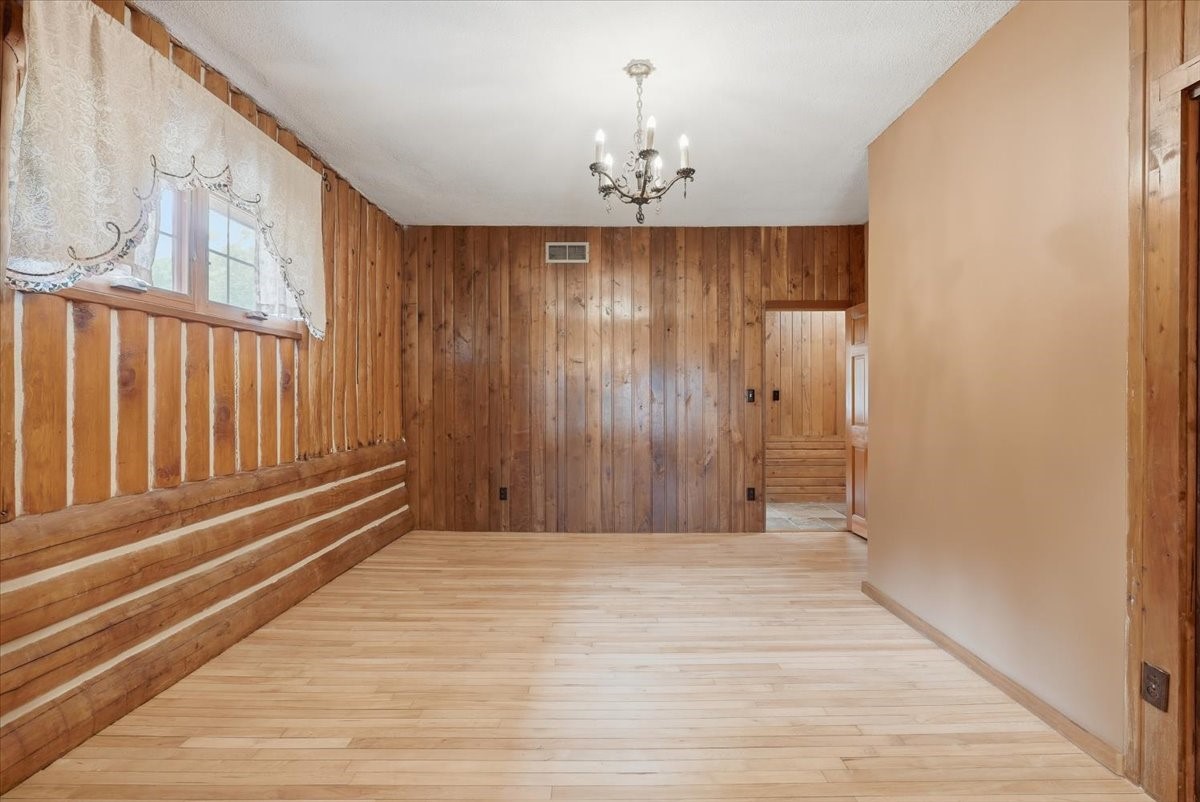 E5107 750th Avenue Property Photo 24