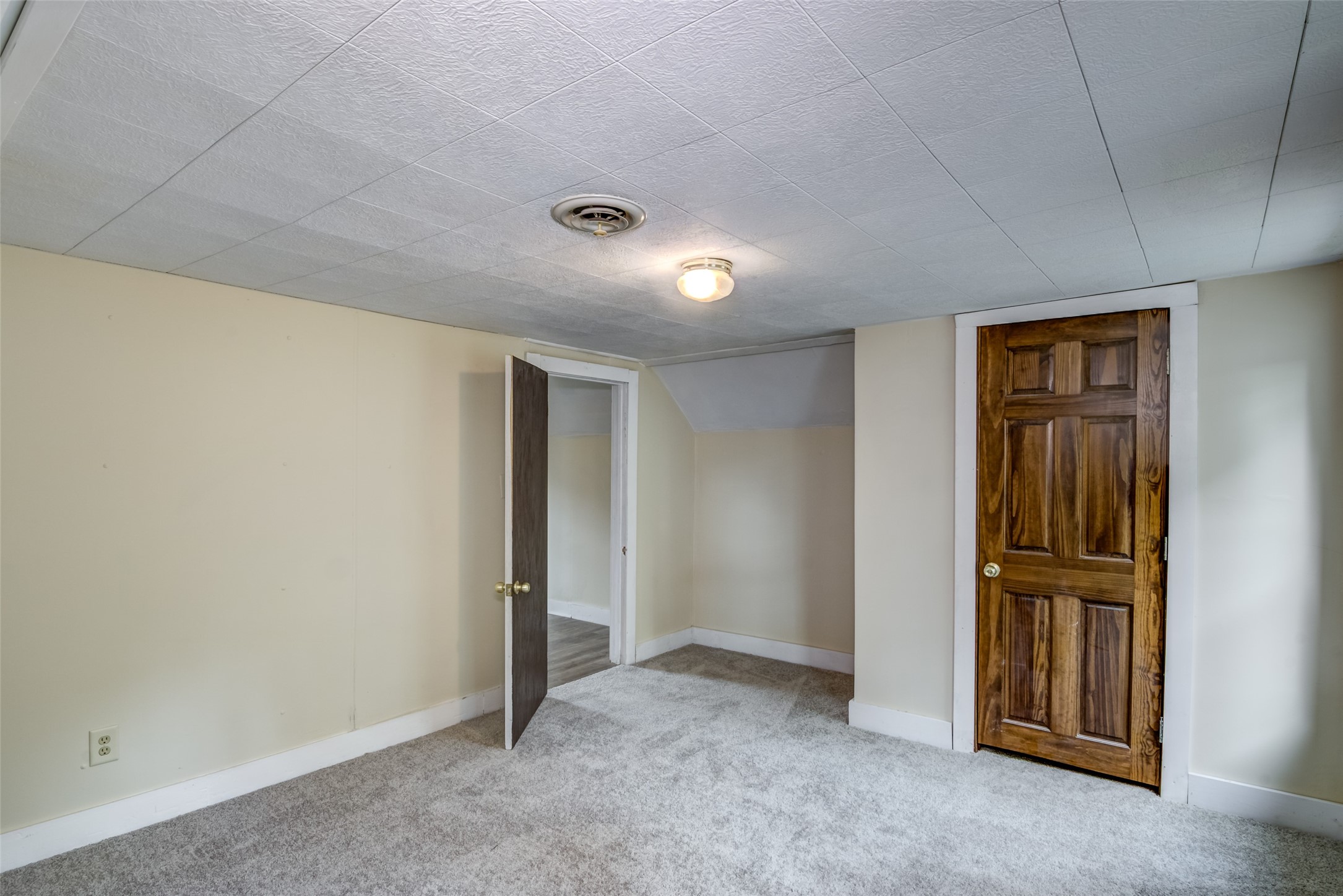 317 Stanley Street Property Photo 16