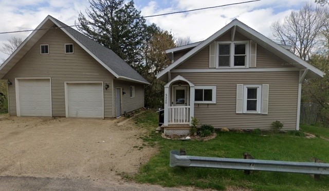 S220 Glade Avenue Property Photo 1