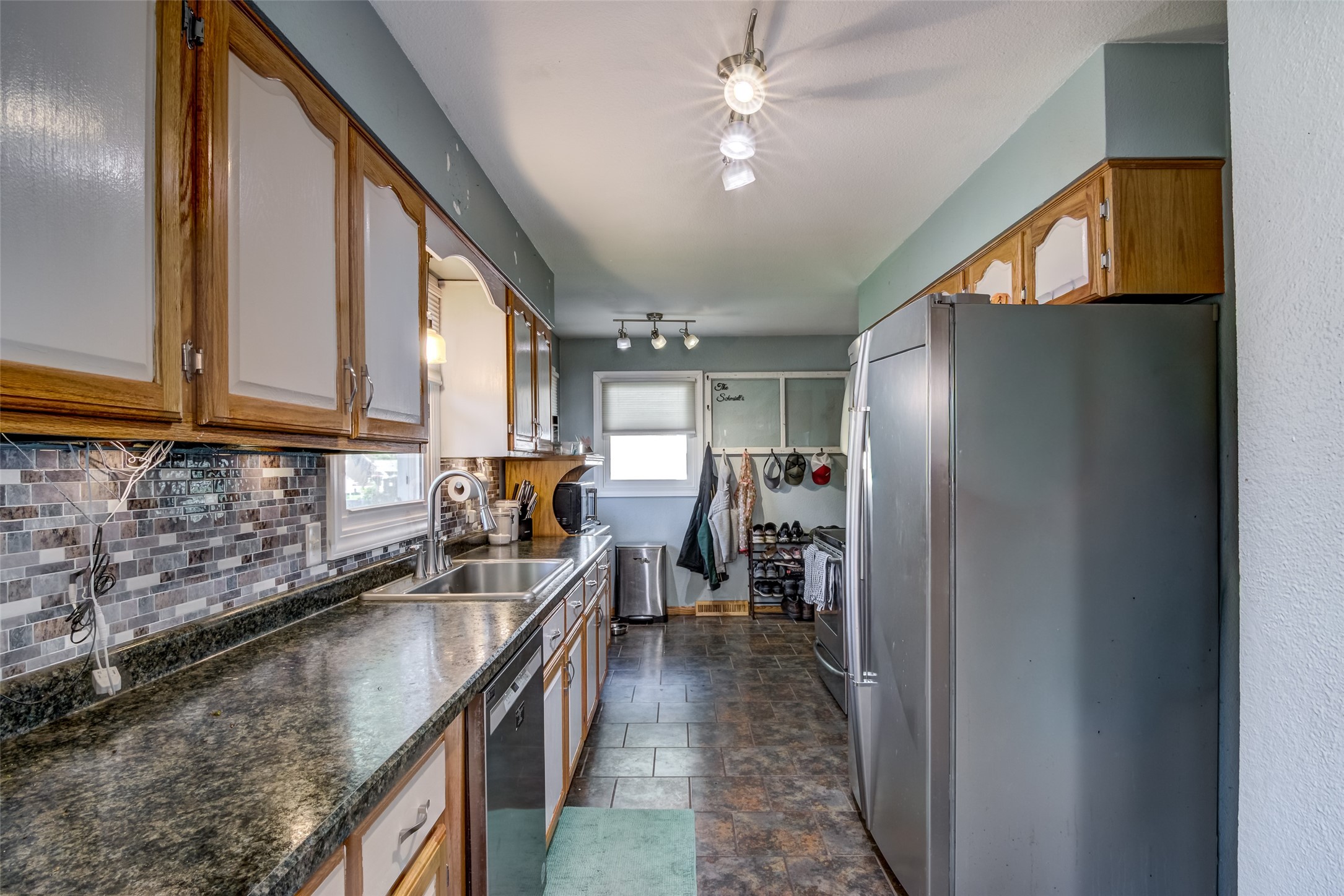 1216 Blueberry Drive Property Photo 4