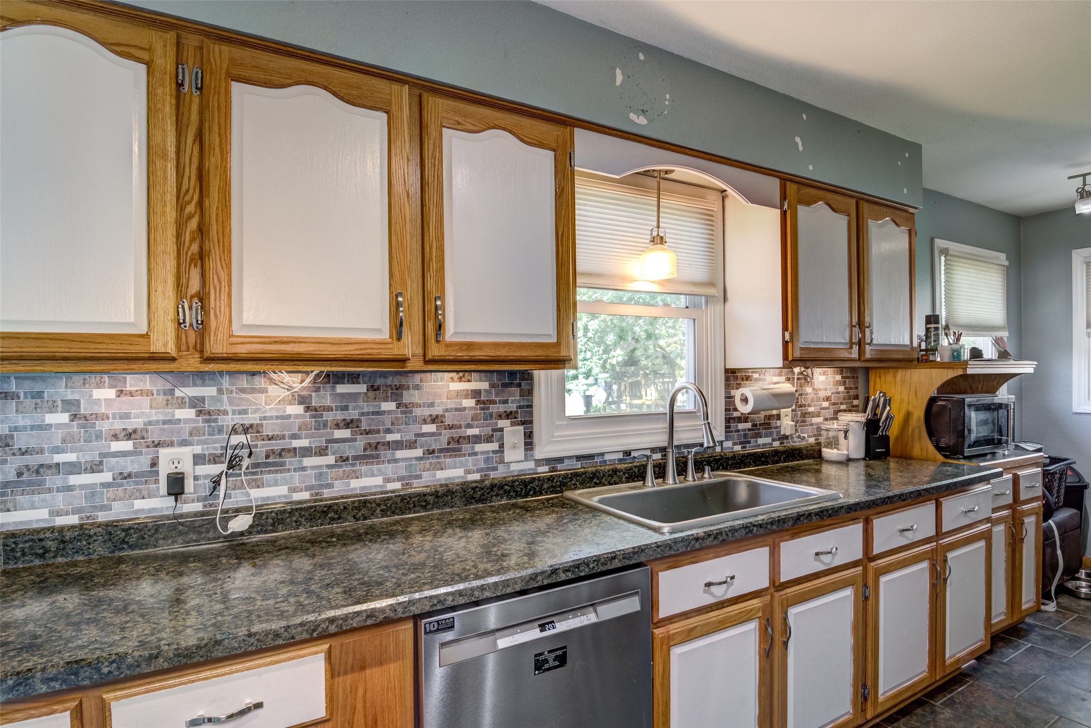 1216 Blueberry Drive Property Photo 5