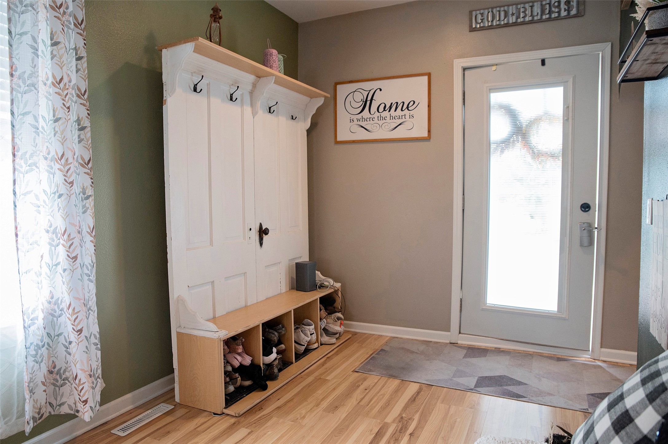 13401 Thomas Street Property Photo 9