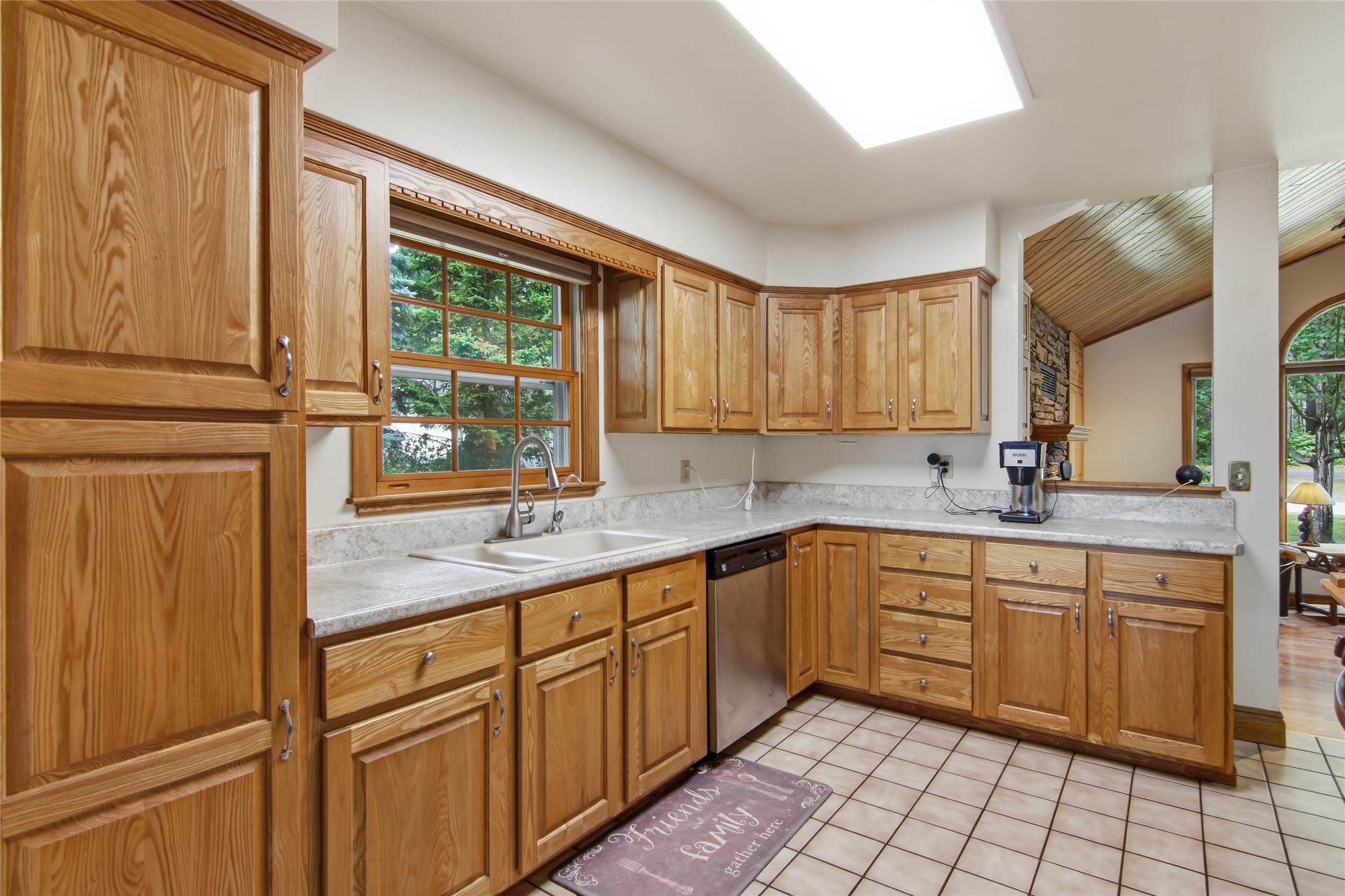 2639 7 1/2 Avenue Property Photo 7