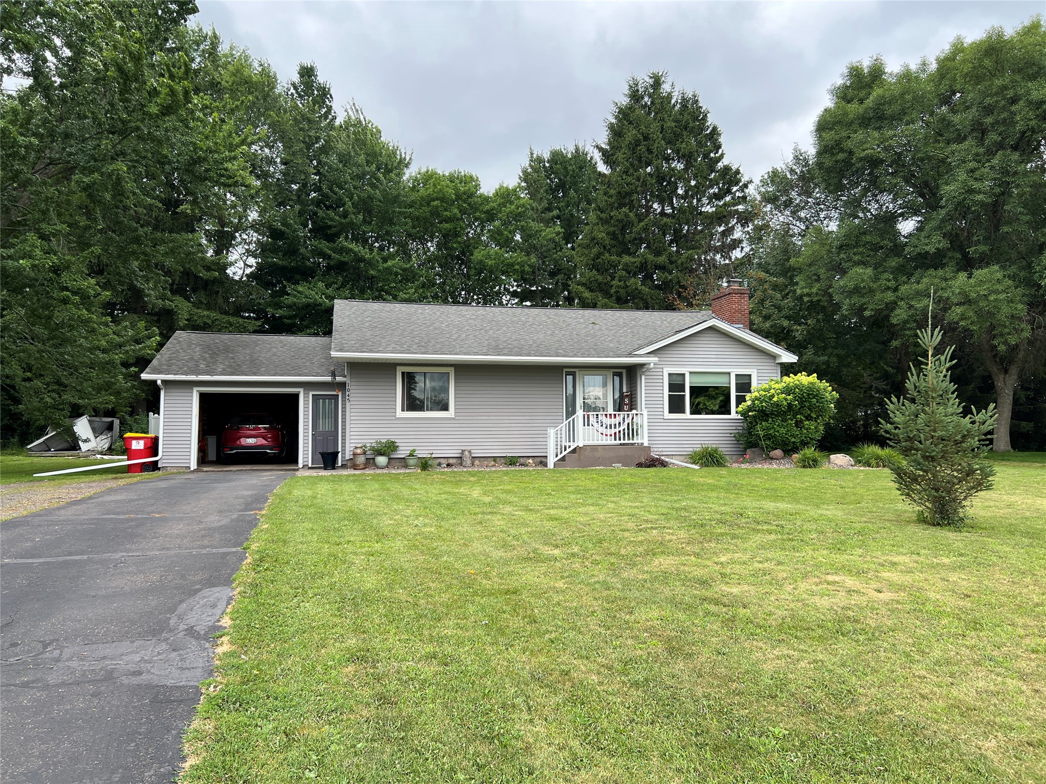 1045 10th Avenue Property Photo 2