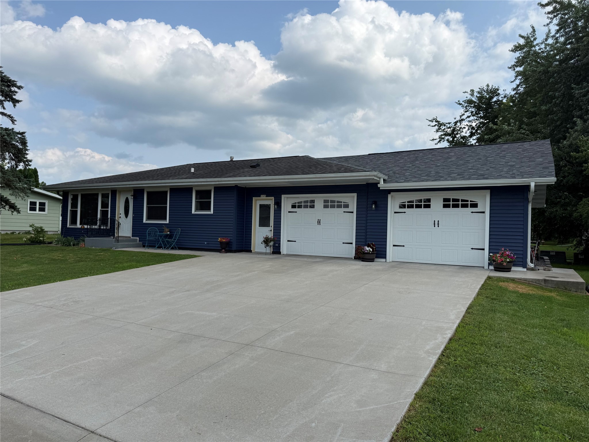 1125 Pleasant Avenue Property Photo 2