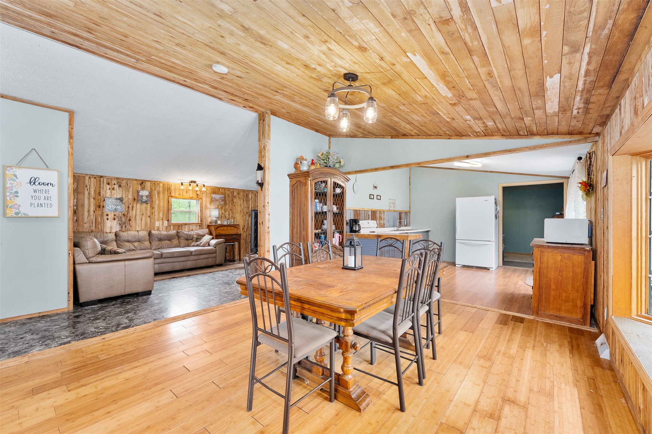 17028 W State Highway 64 Property Photo 3