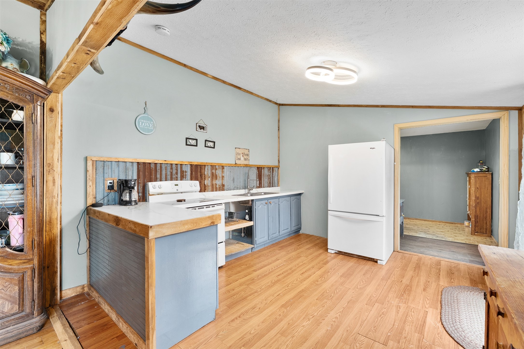 17028 W State Highway 64 Property Photo 6