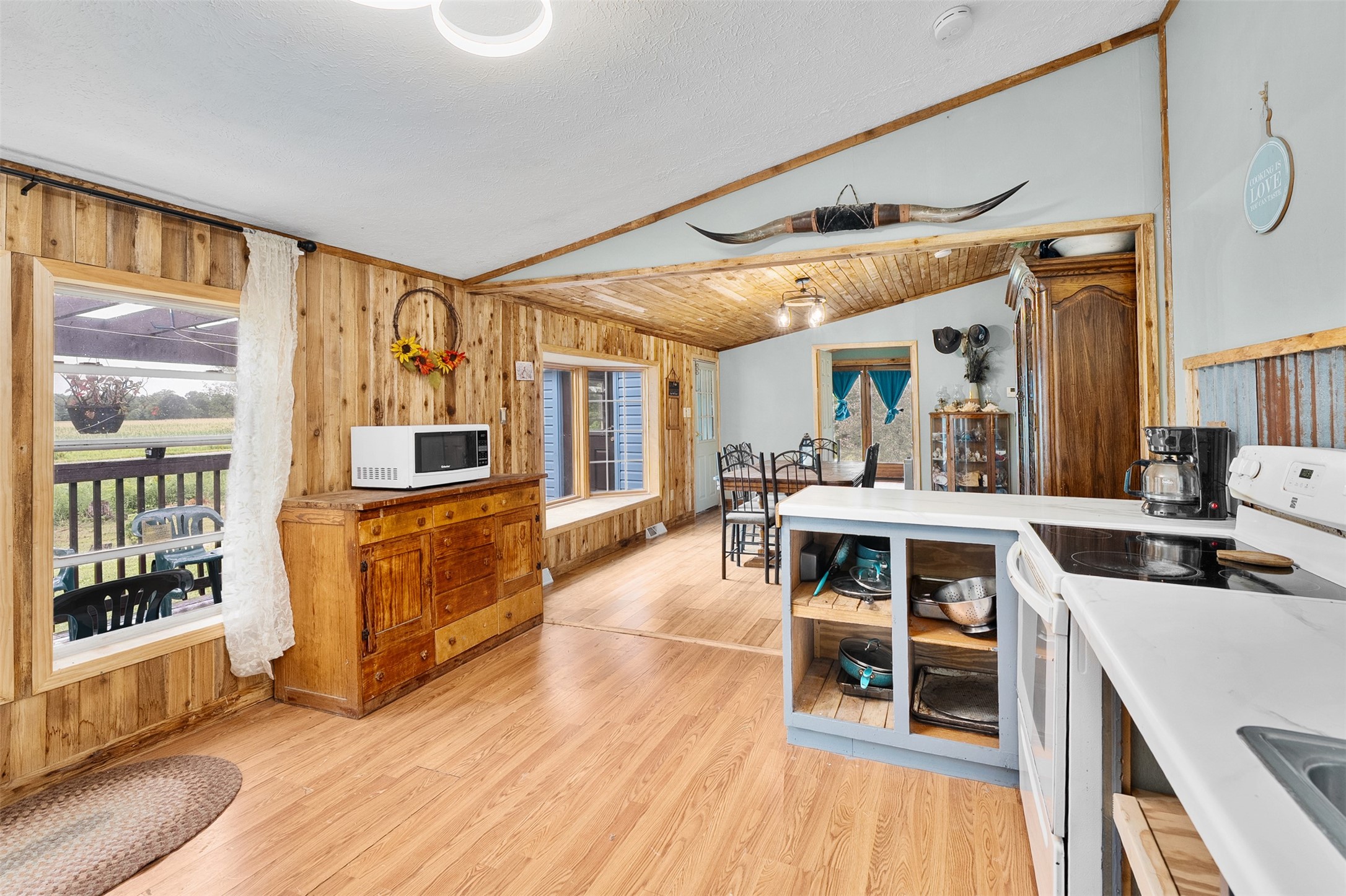 17028 W State Highway 64 Property Photo 8