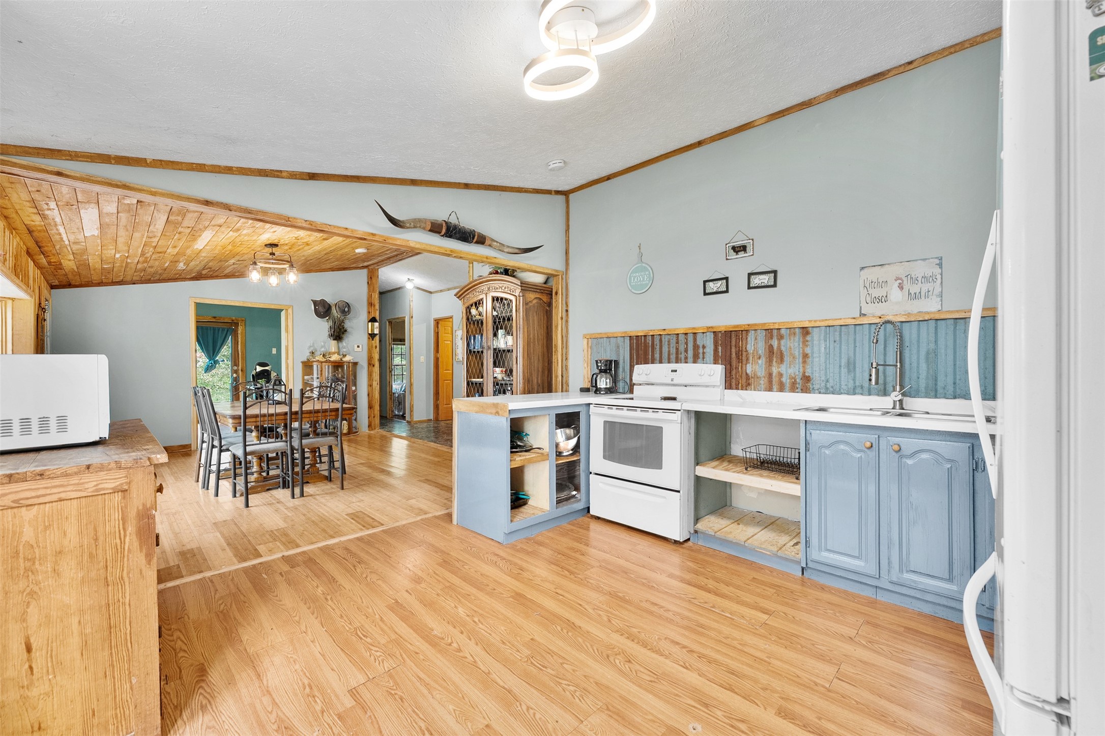 17028 W State Highway 64 Property Photo 9