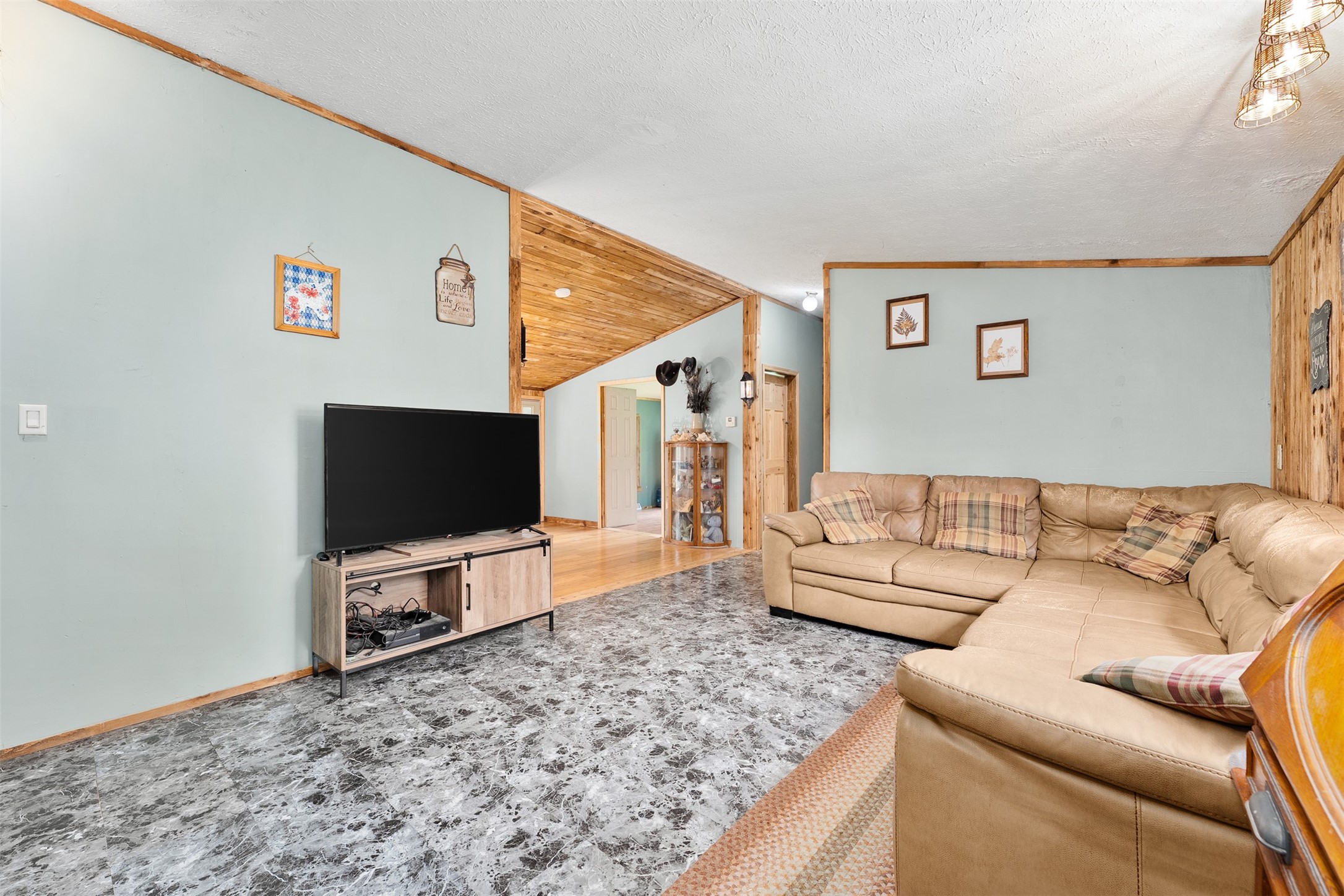 17028 W State Highway 64 Property Photo 11