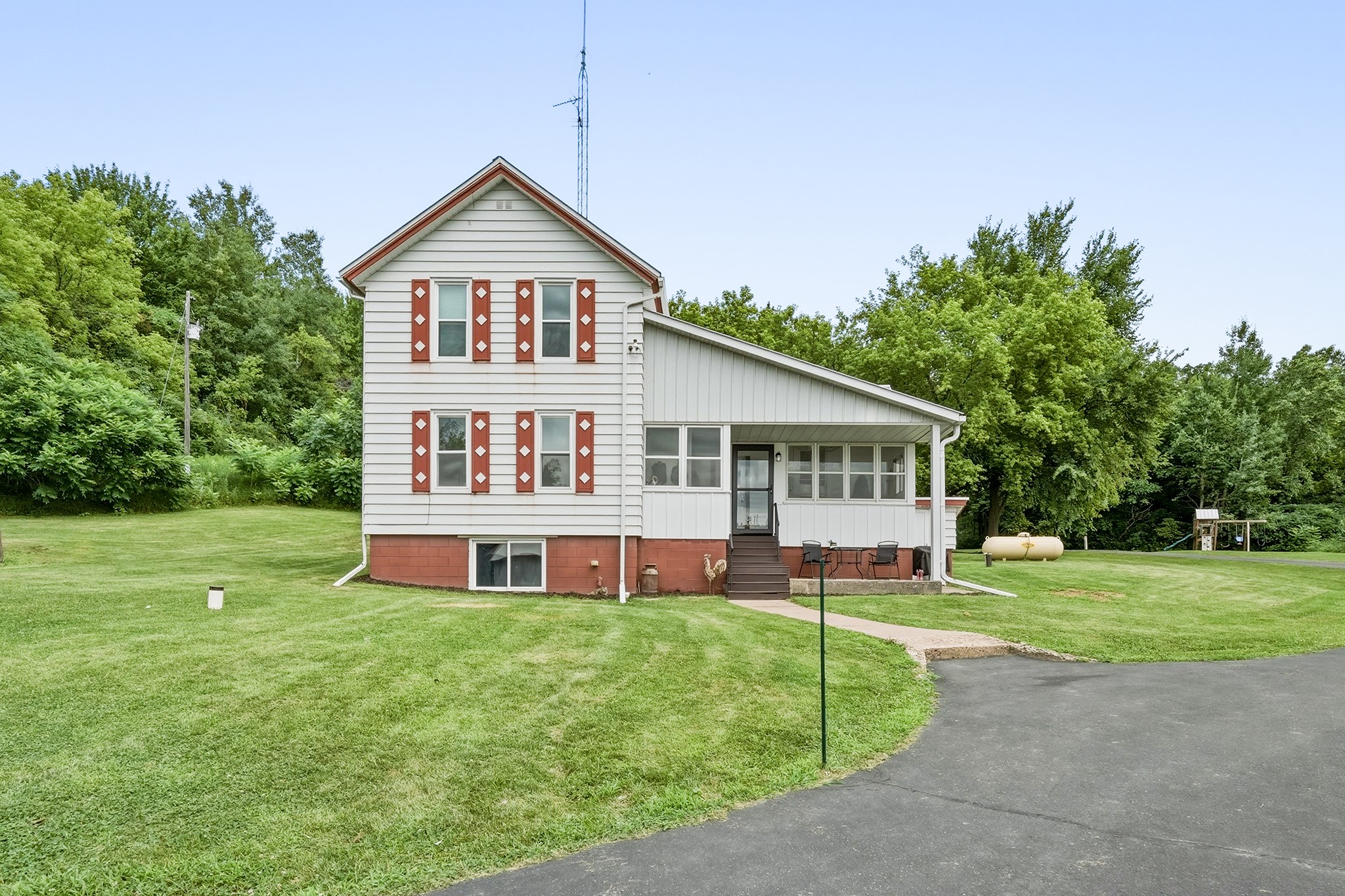 9007 County Highway N Property Photo 1